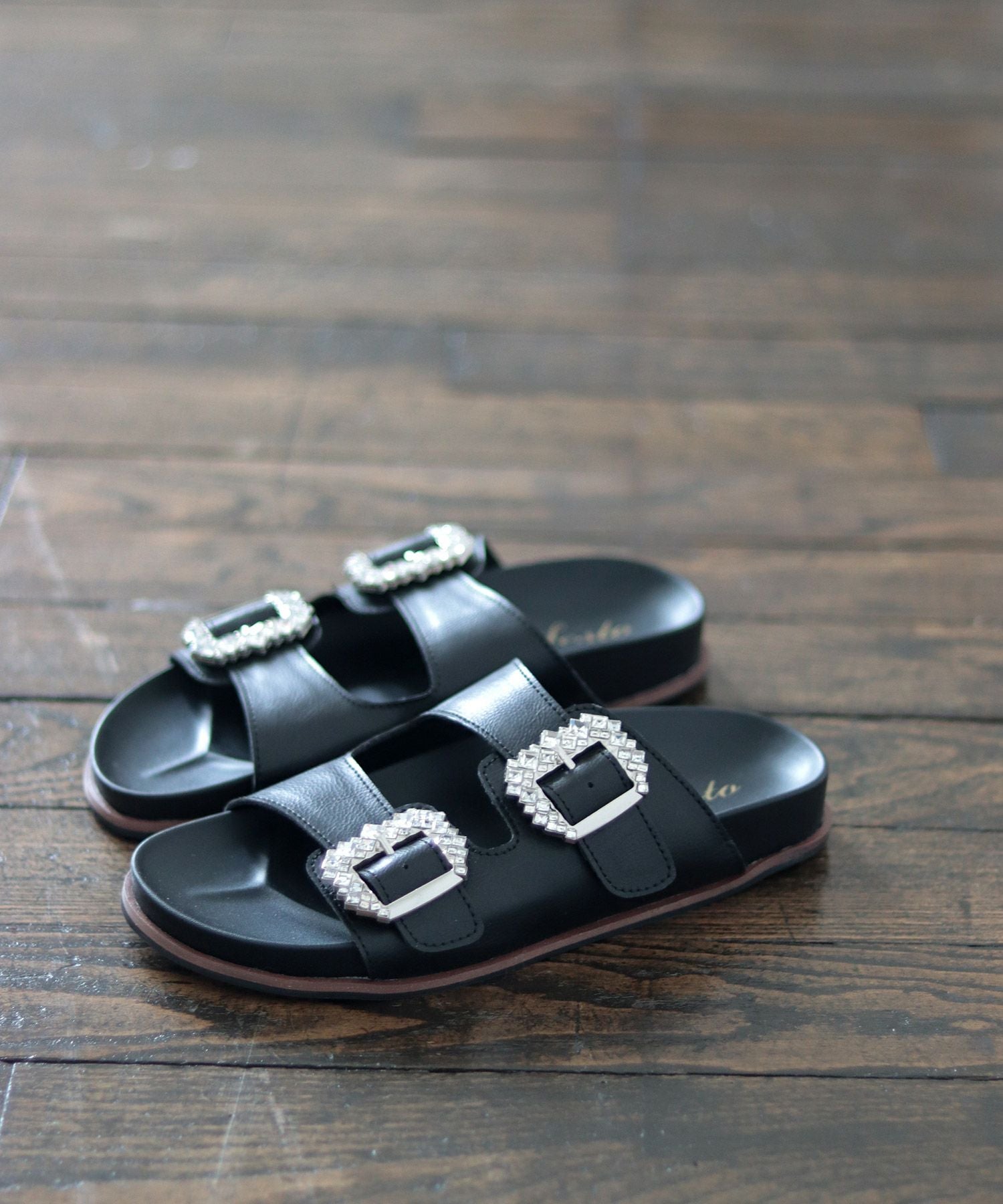 ビジューモチーフフットベッドサンダル