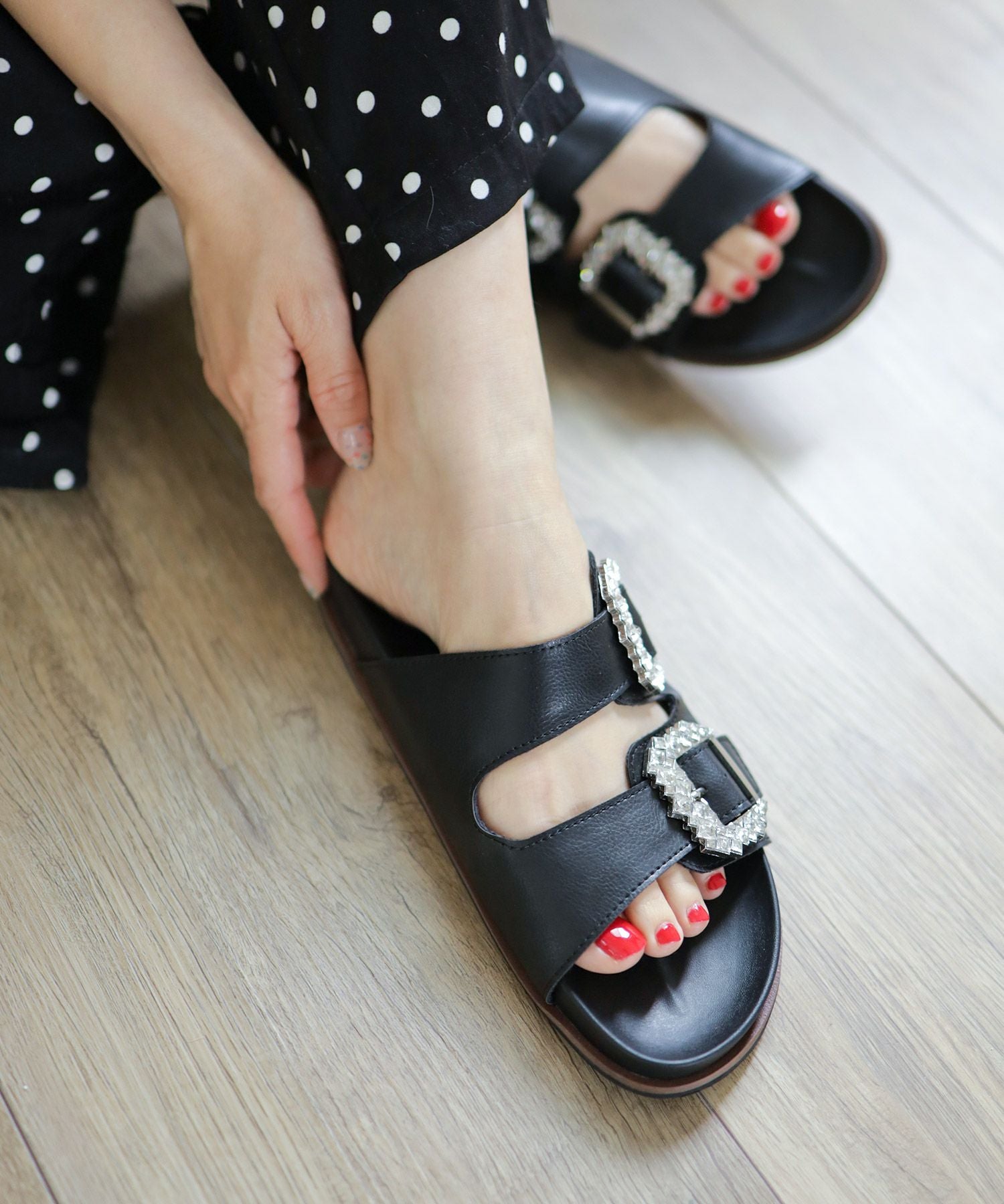 ビジューモチーフフットベッドサンダル