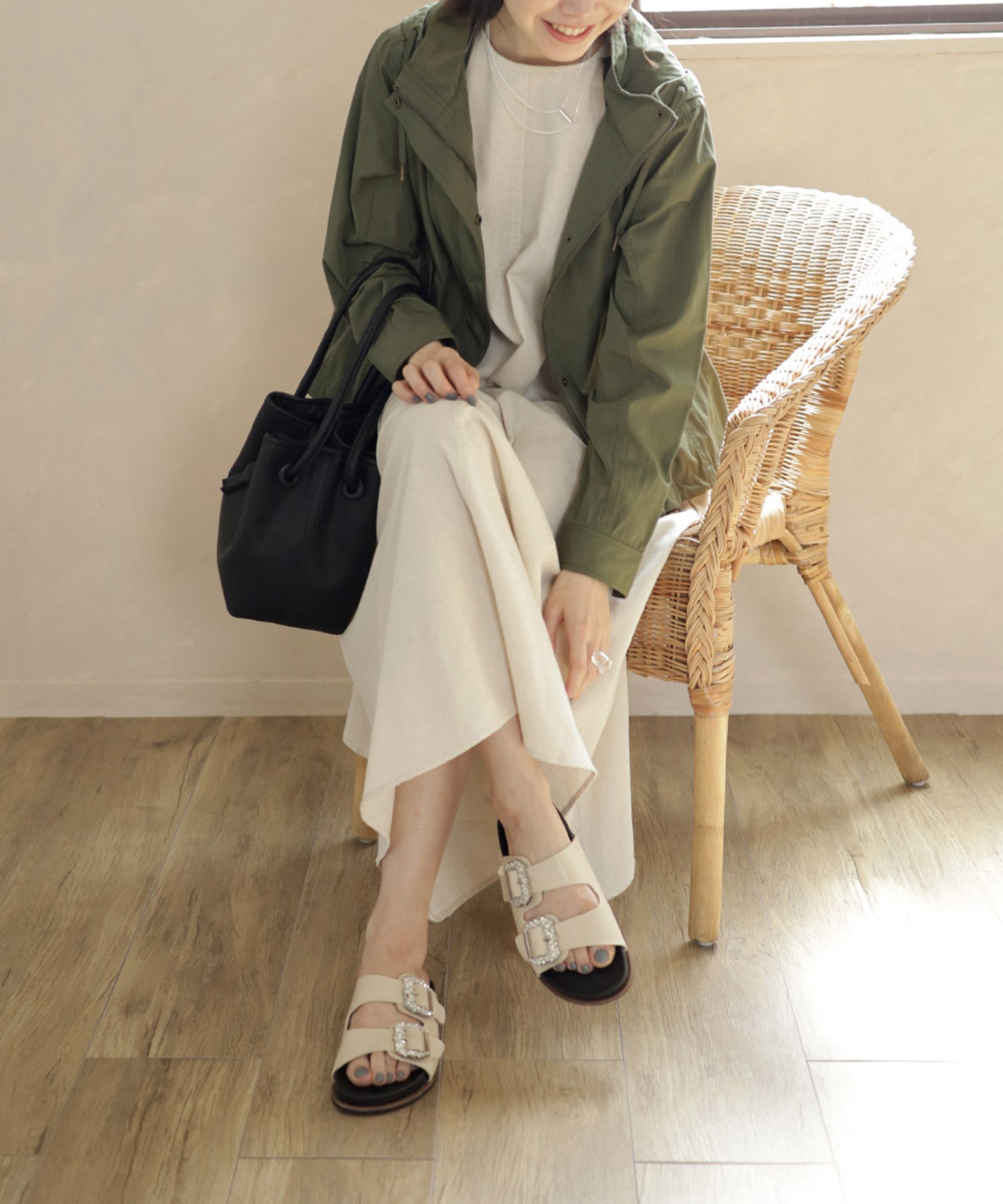 ビジューモチーフフットベッドサンダル