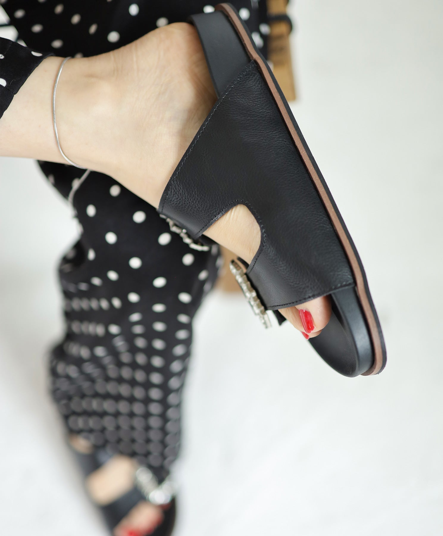 ビジューモチーフフットベッドサンダル