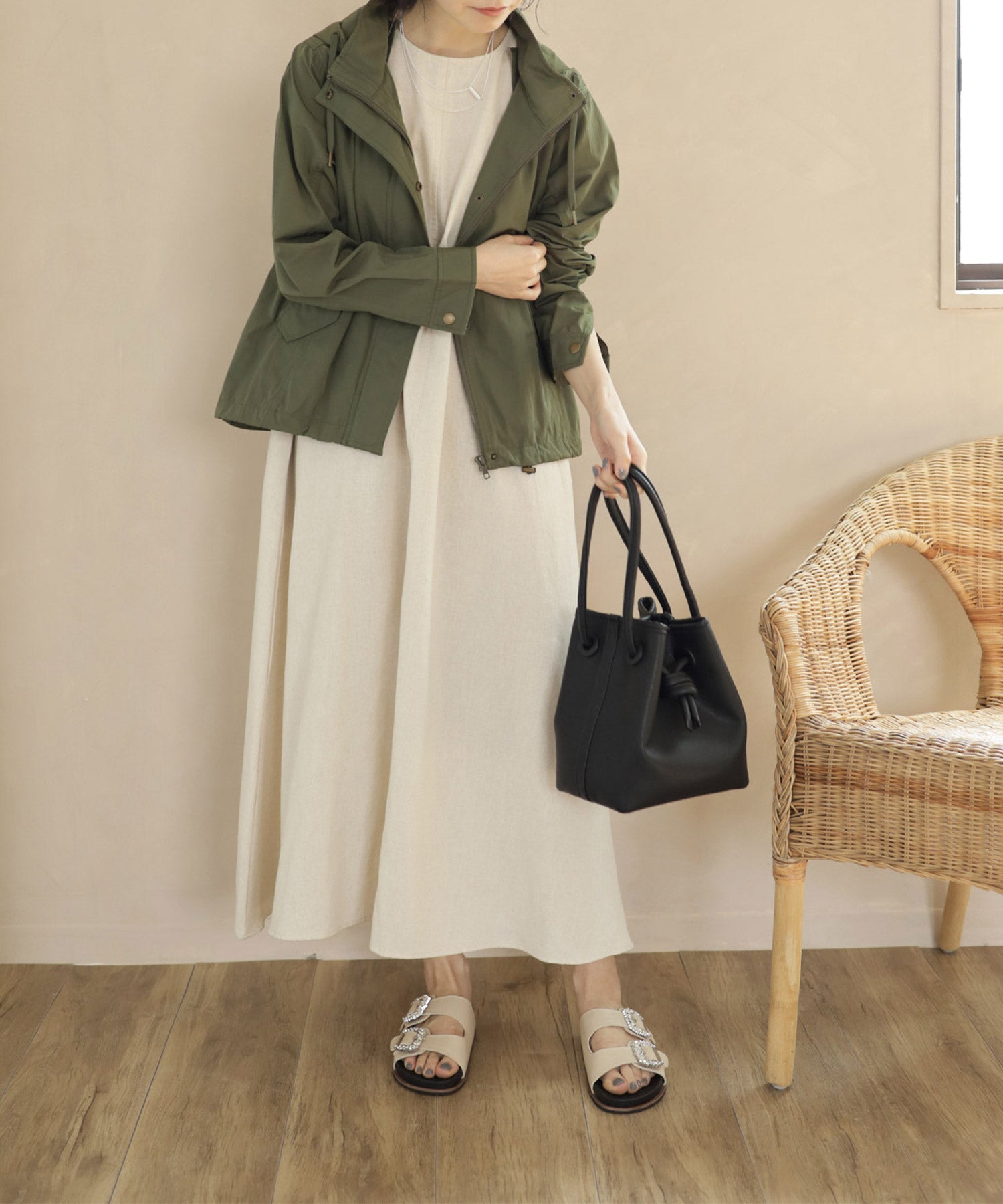 ビジューモチーフフットベッドサンダル