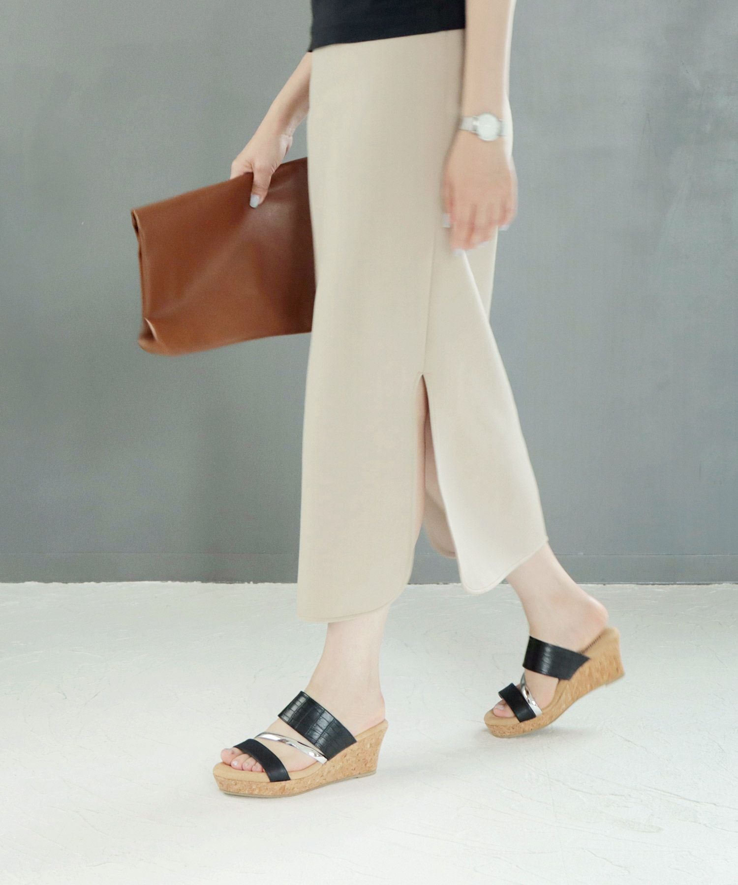 【4E幅広・大きいサイズ】クロコ調カジュアルウェッジミュールサンダル ▲返品交換不可