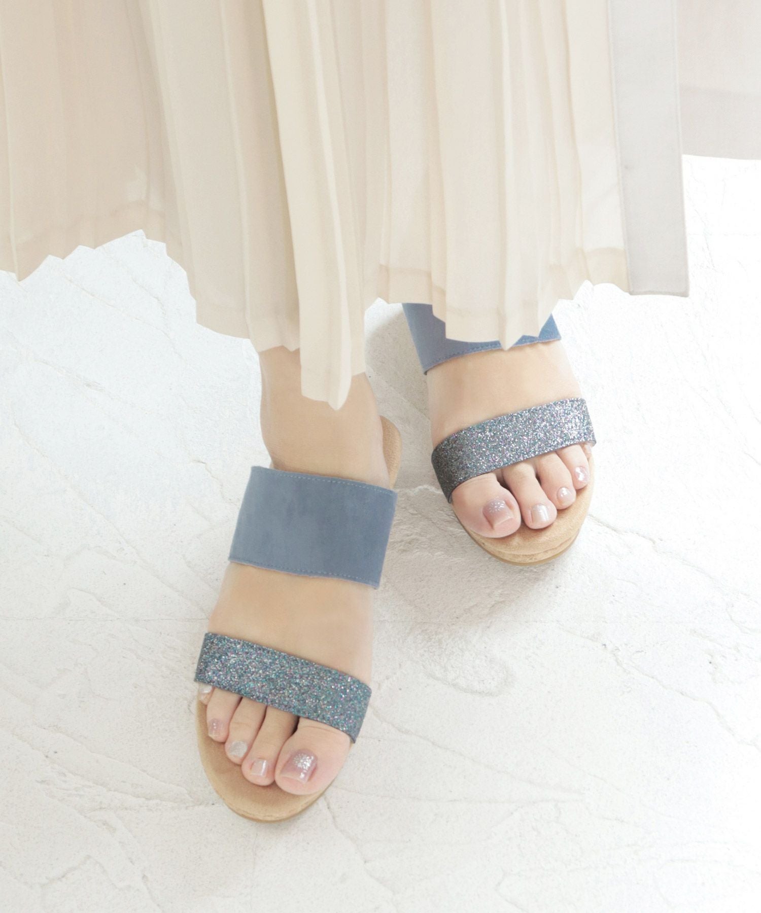 【4E幅広・大きいサイズ】ウェッジソールラメサンダル ▲返品交換不可