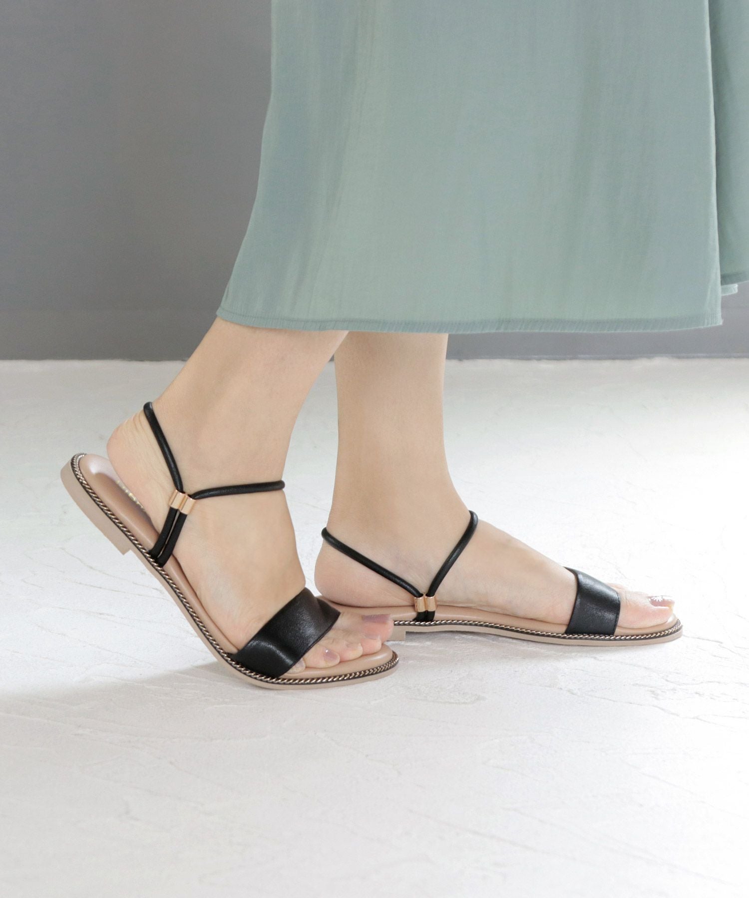 【4E幅広・大きいサイズ】ストラップフラットサンダル ▲返品不可