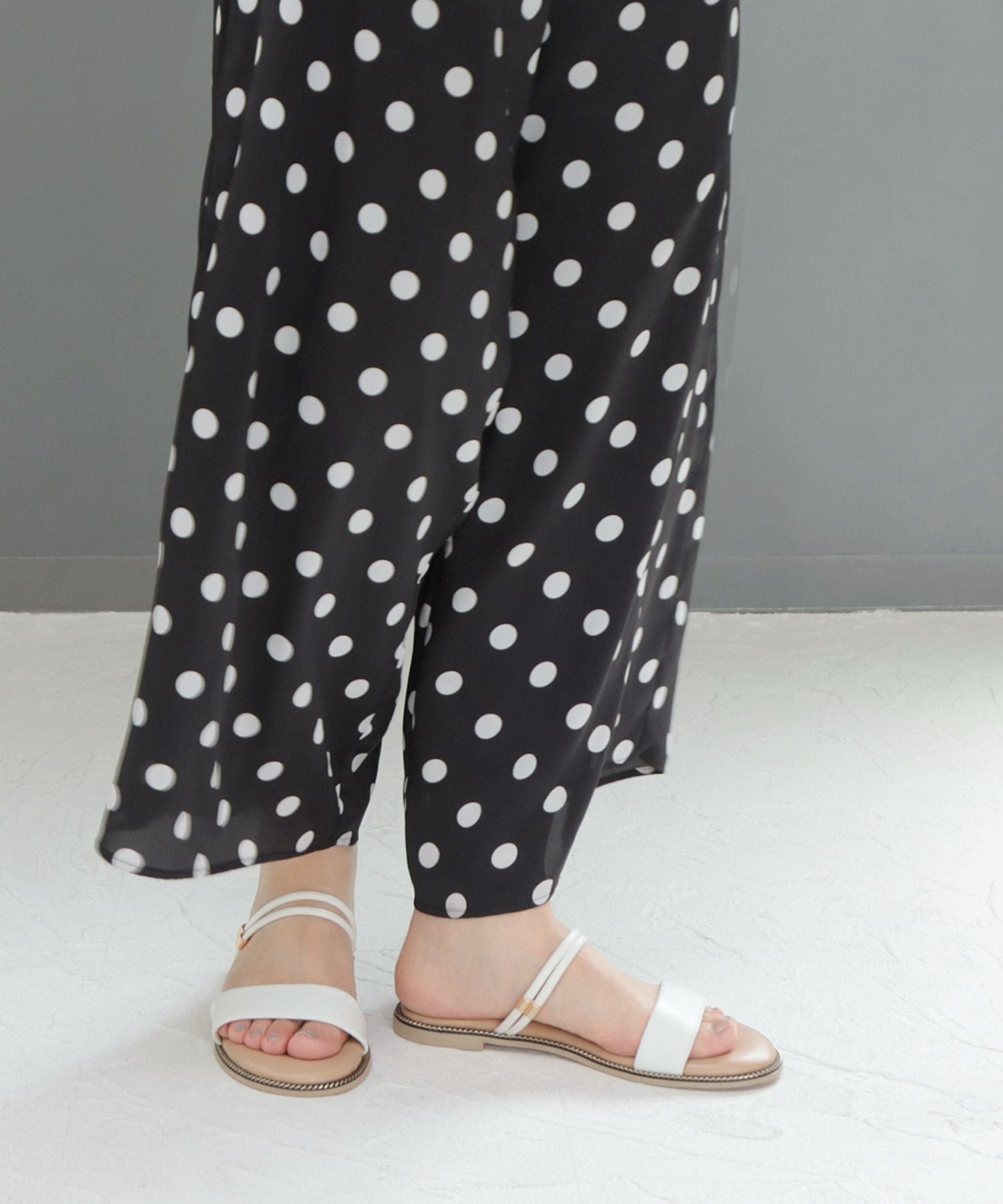 【4E幅広・大きいサイズ】ストラップフラットサンダル ▲返品不可