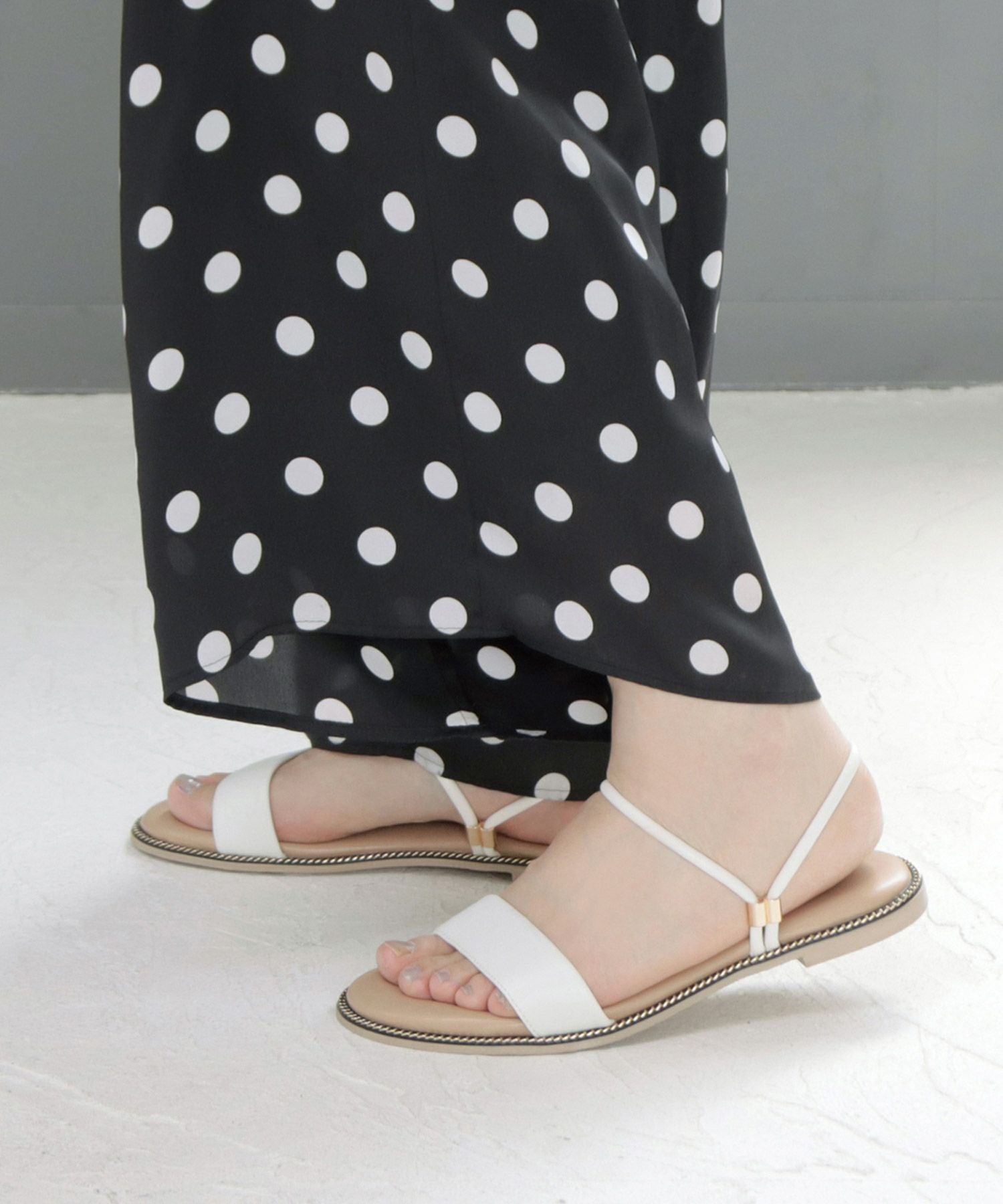 【4E幅広・大きいサイズ】ストラップフラットサンダル ▲返品不可