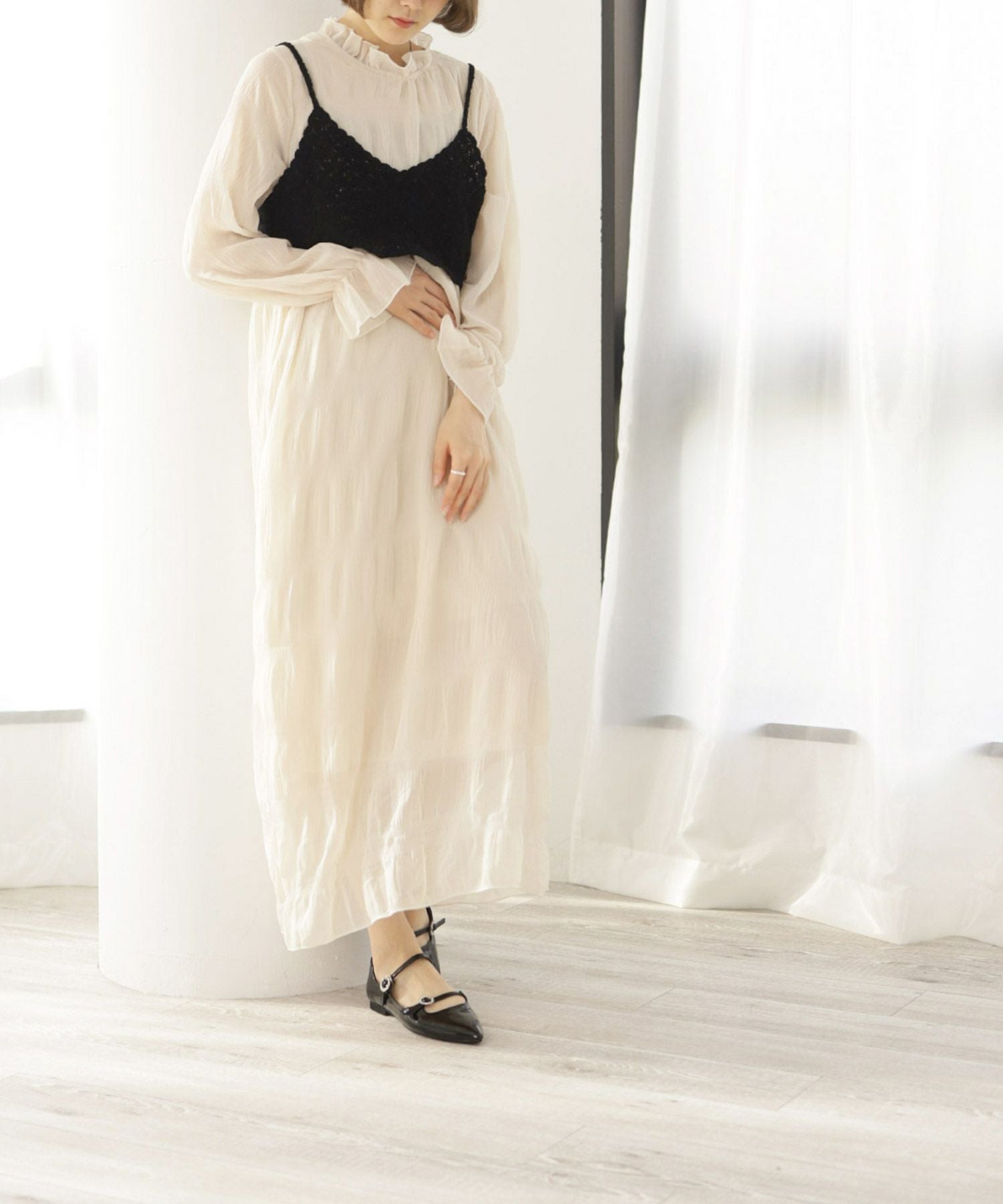 ビジューバックルダブルストラップポインテッドトゥフラットパンプス