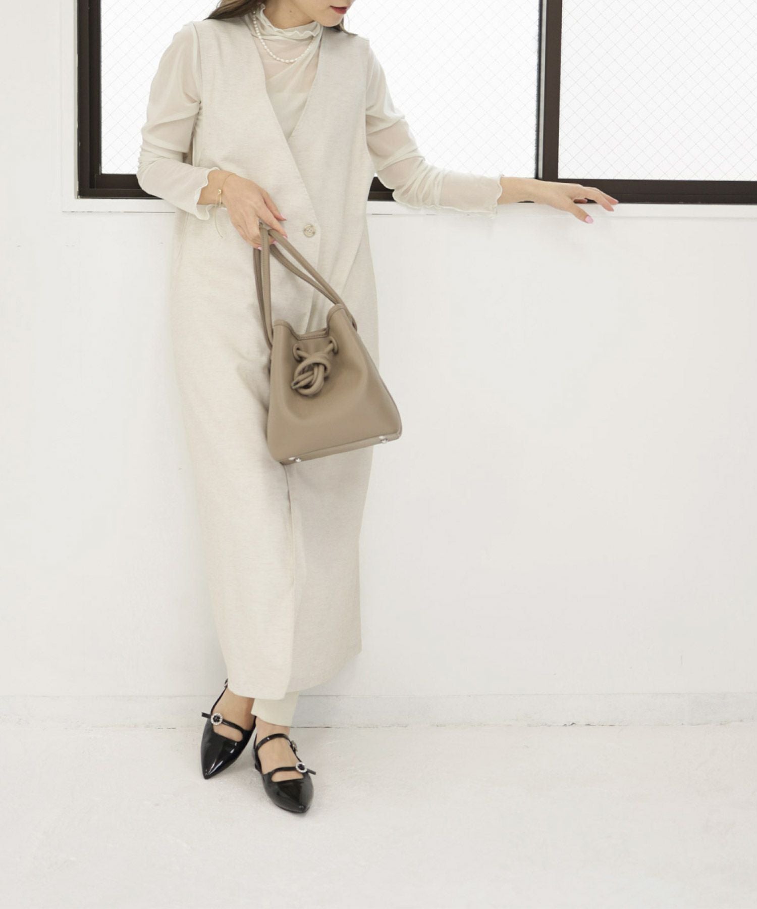 ビジューバックルダブルストラップポインテッドトゥフラットパンプス