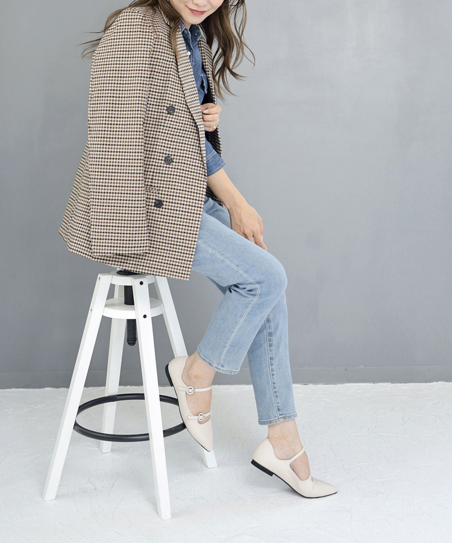 ビジューバックルダブルストラップポインテッドトゥフラットパンプス