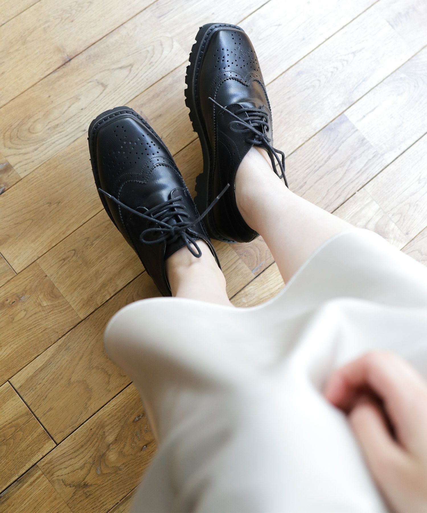 軽量ソールのウイングチップレースアップマニッシュシューズ | SESTO