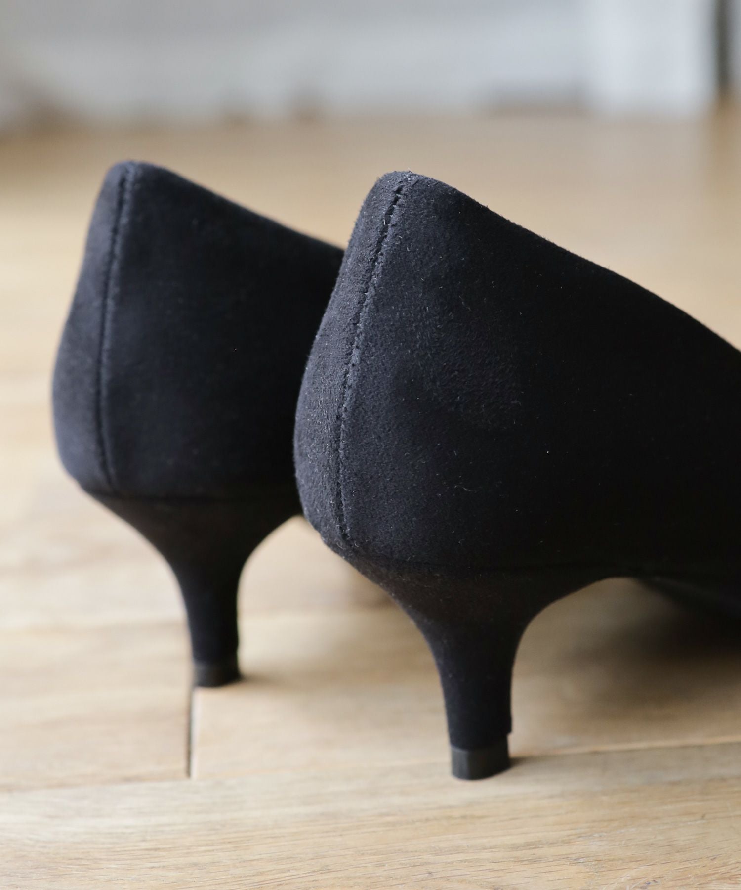 削れないかかとゴム&高機能クッションの美脚ローヒールパンプス