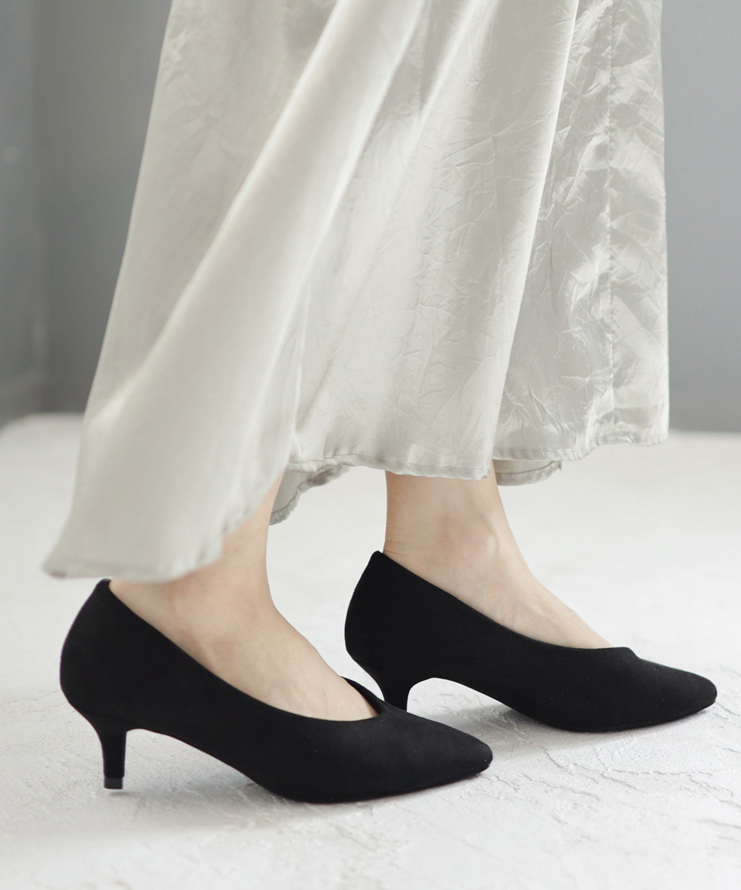 削れないかかとゴム＆高機能クッションの美脚ローヒールパンプス