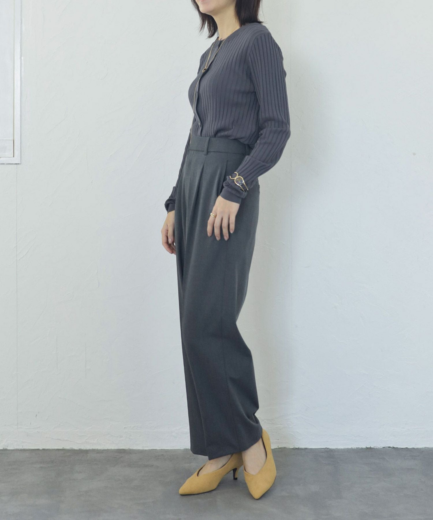 削れないかかとゴム&高機能クッションの美脚ローヒールパンプス