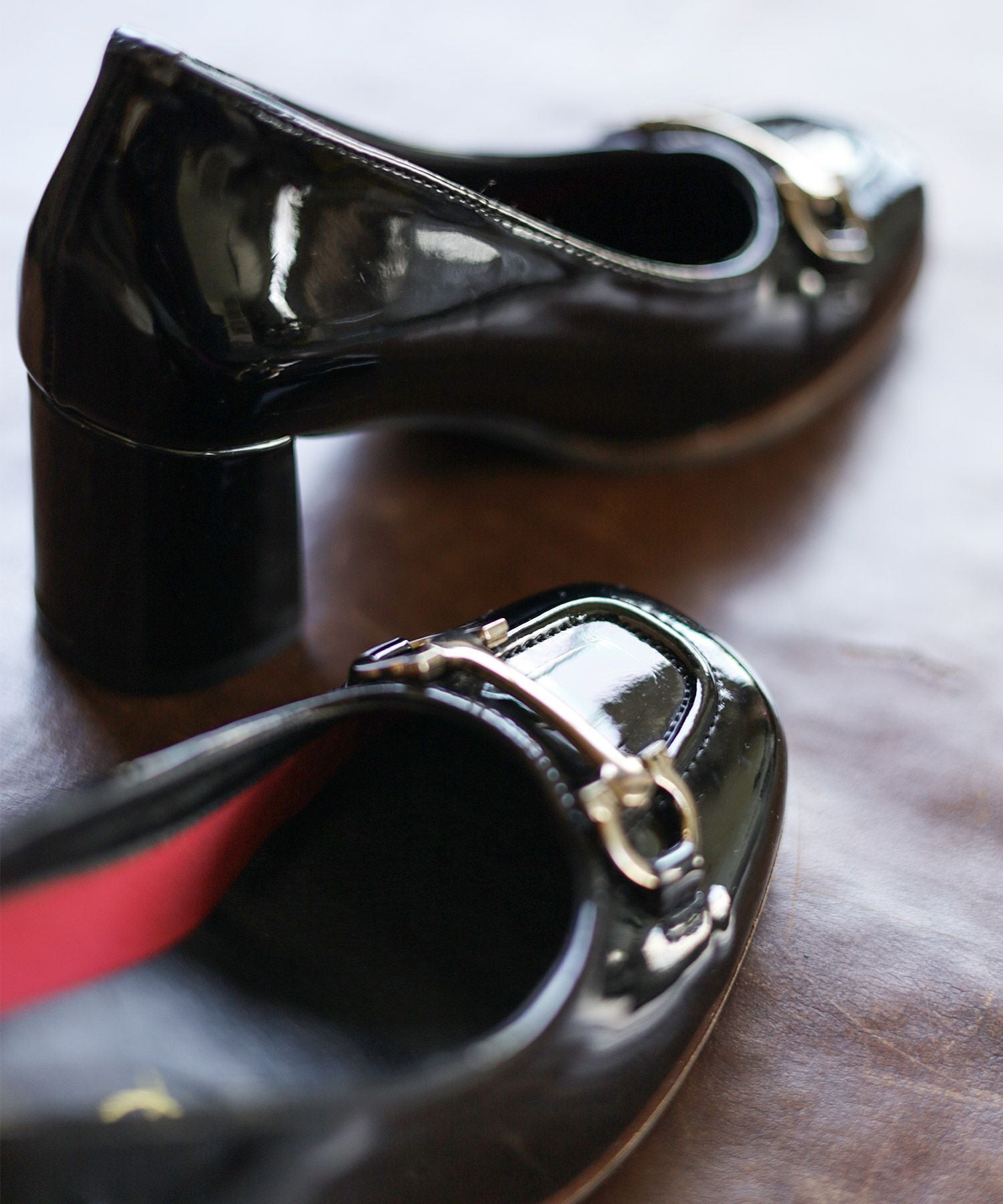 ビット付きフレアヒールパンプス▲返品交換不可