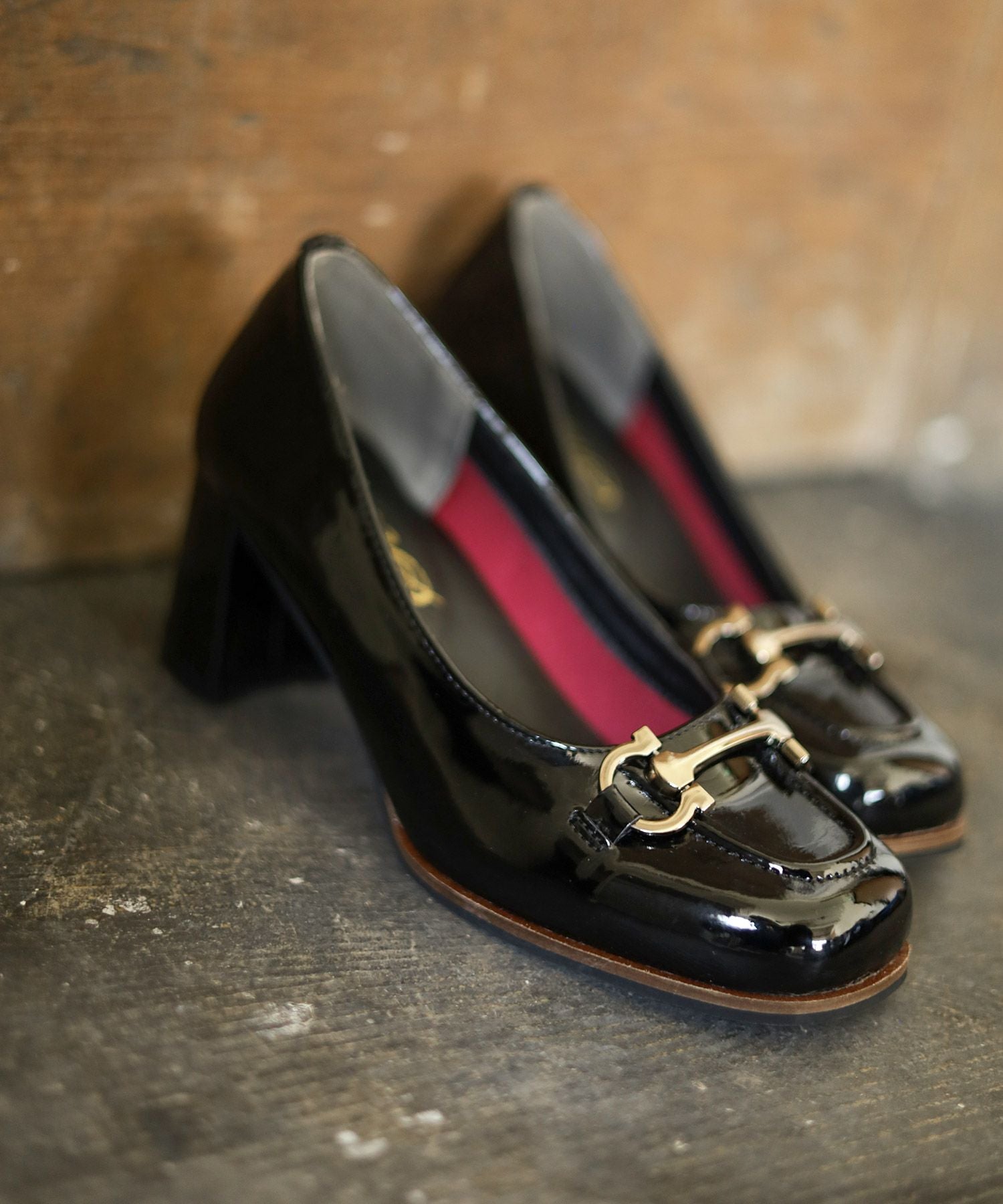 ビット付きフレアヒールパンプス▲返品交換不可