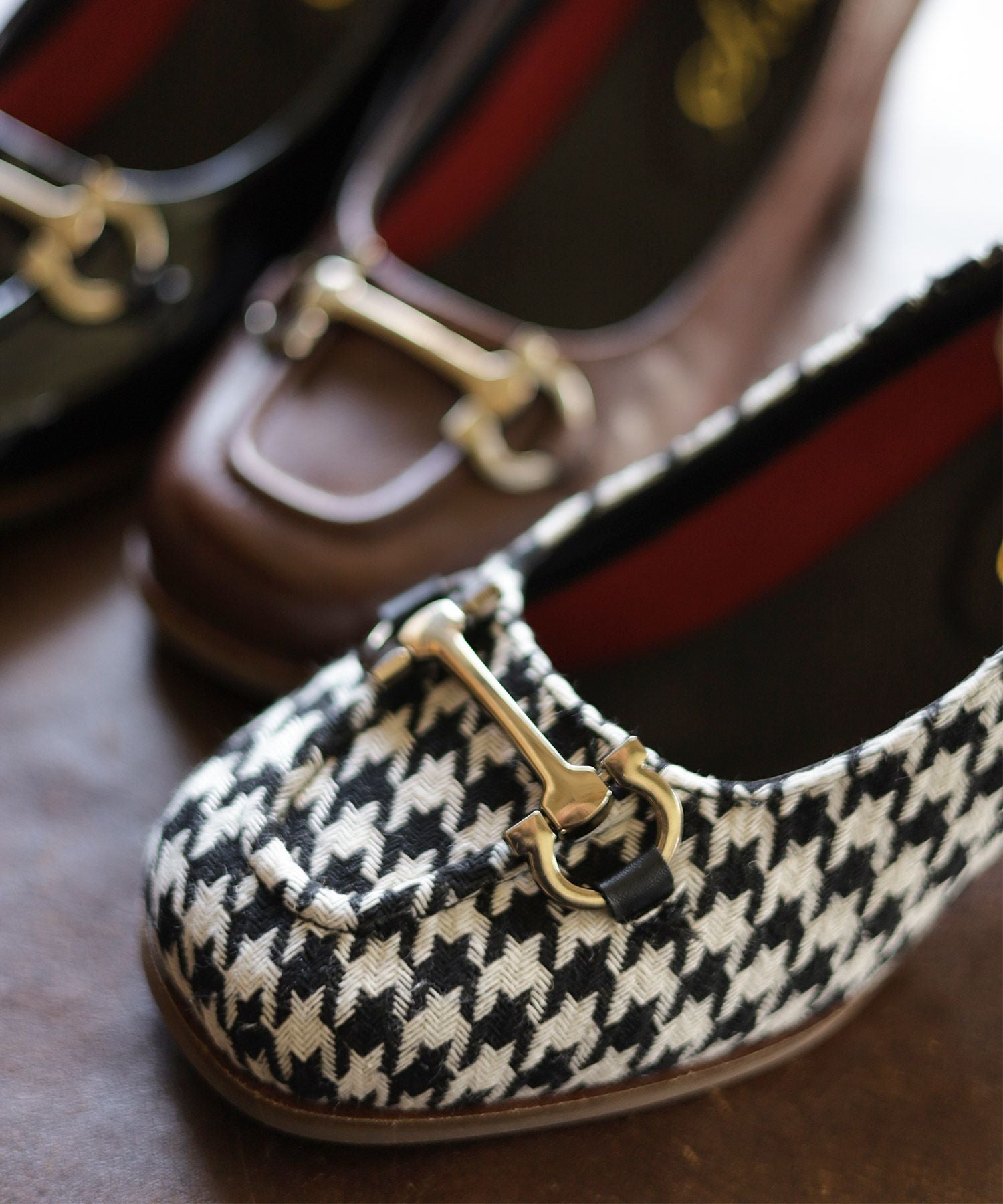 ビット付きフレアヒールパンプス▲返品交換不可