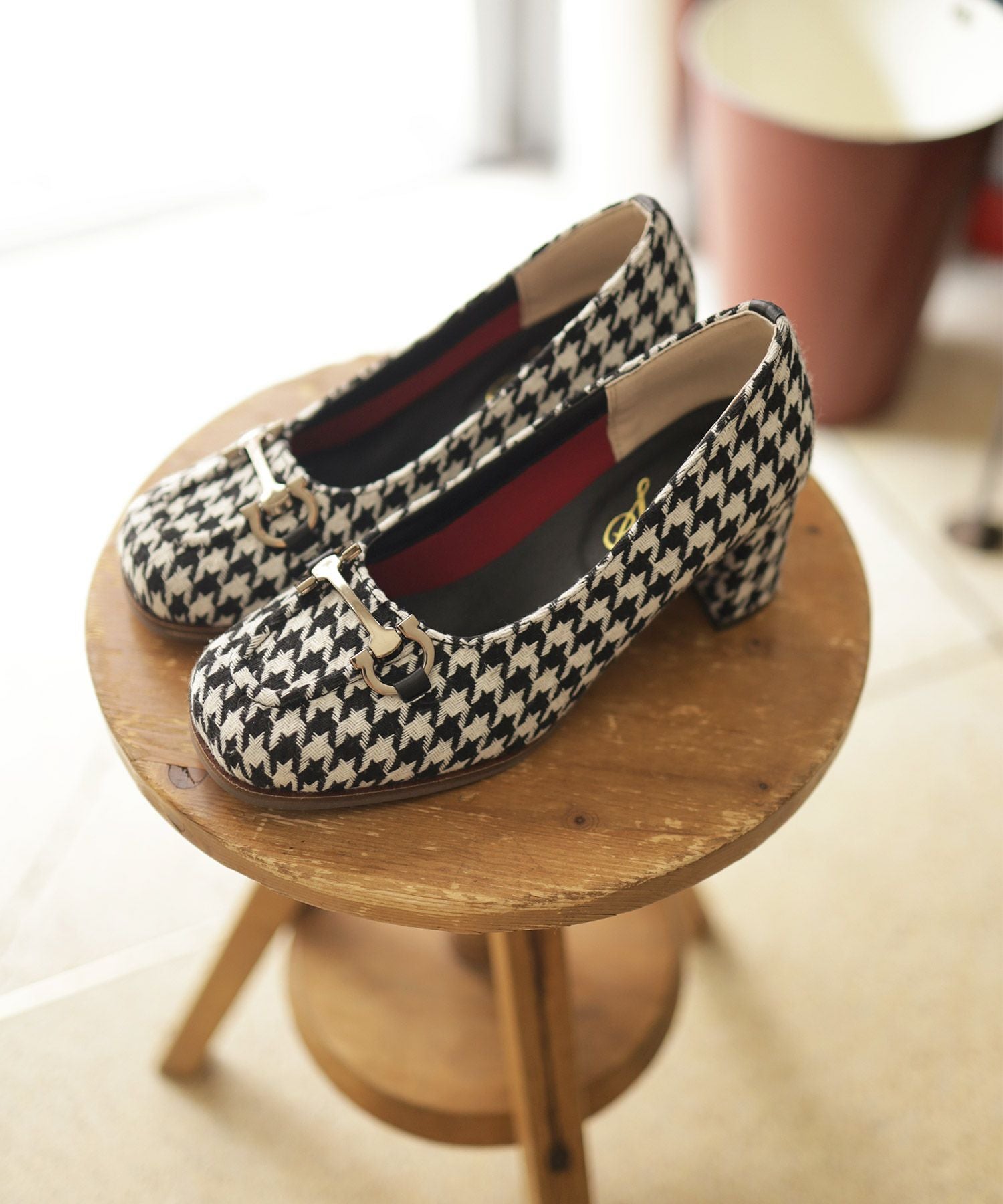 ビット付きフレアヒールパンプス▲返品交換不可