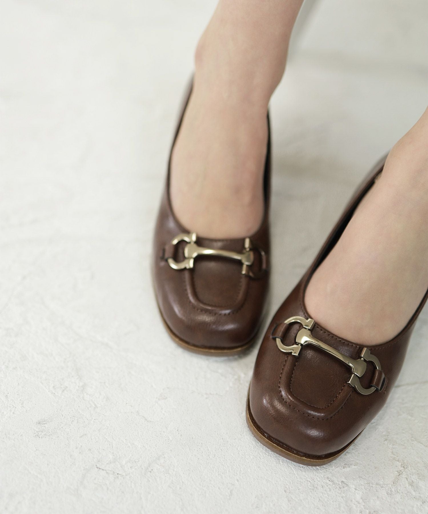 ビット付きフレアヒールパンプス▲返品交換不可