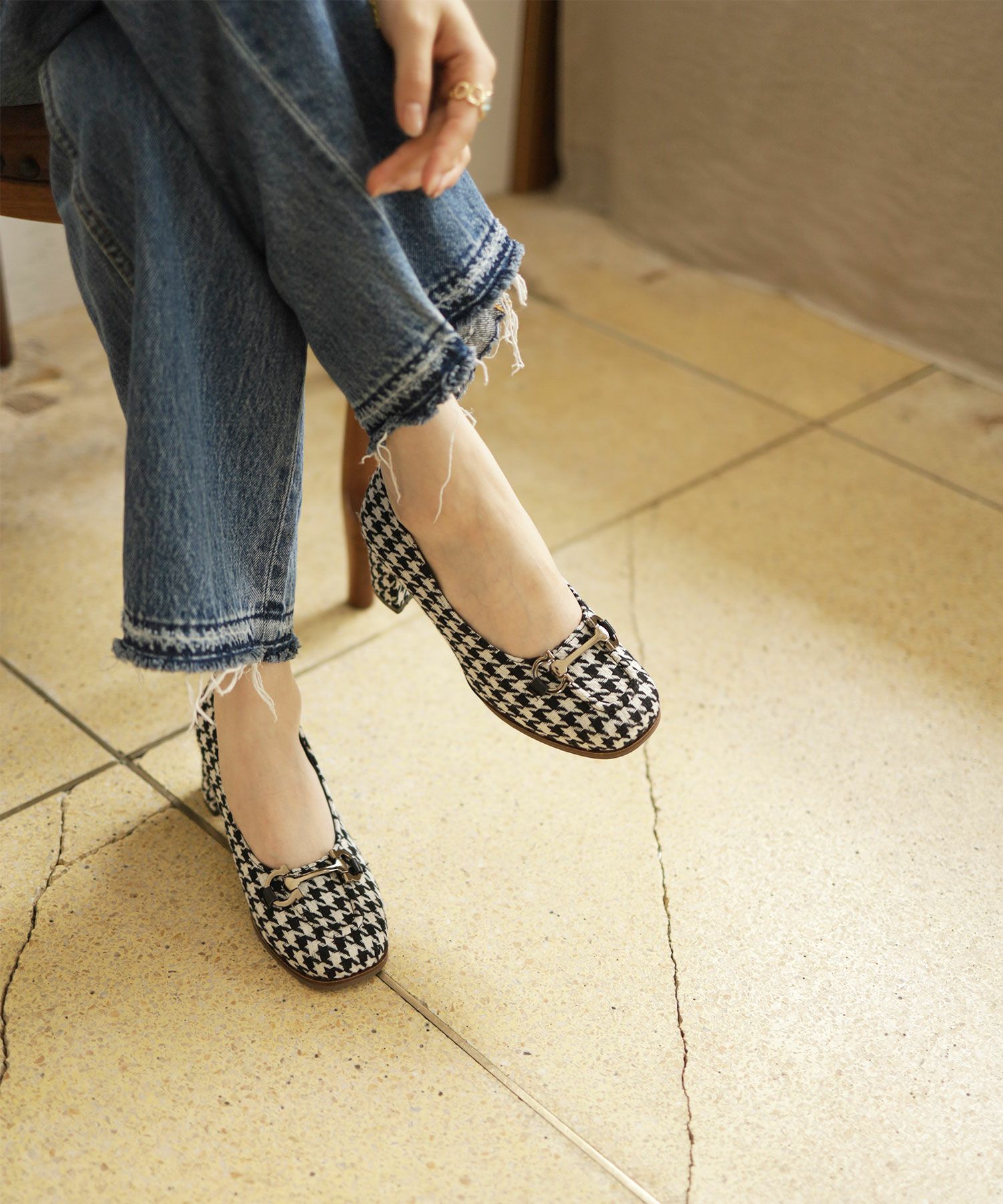 ビット付きフレアヒールパンプス▲返品交換不可