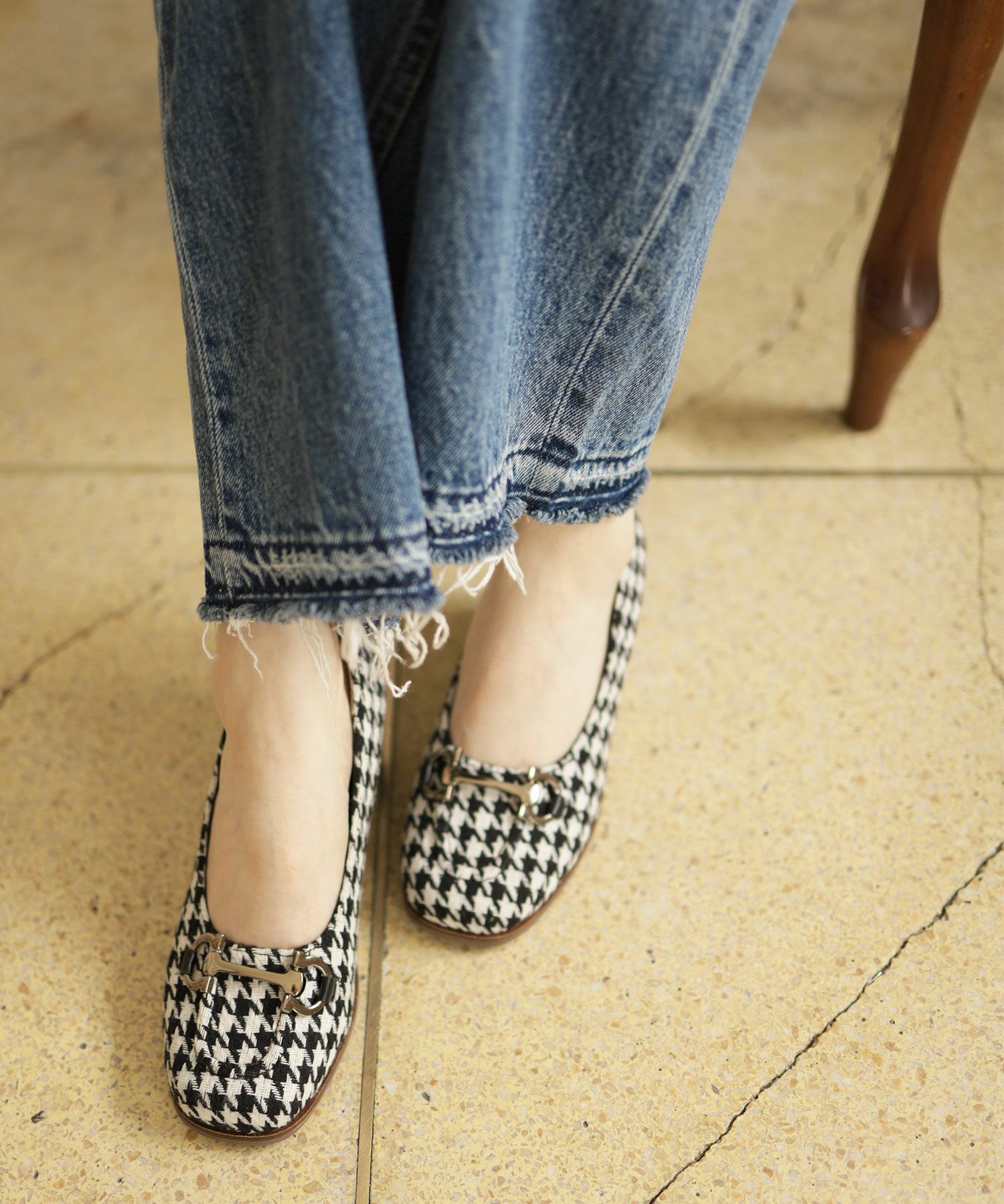 ビット付きフレアヒールパンプス▲返品交換不可