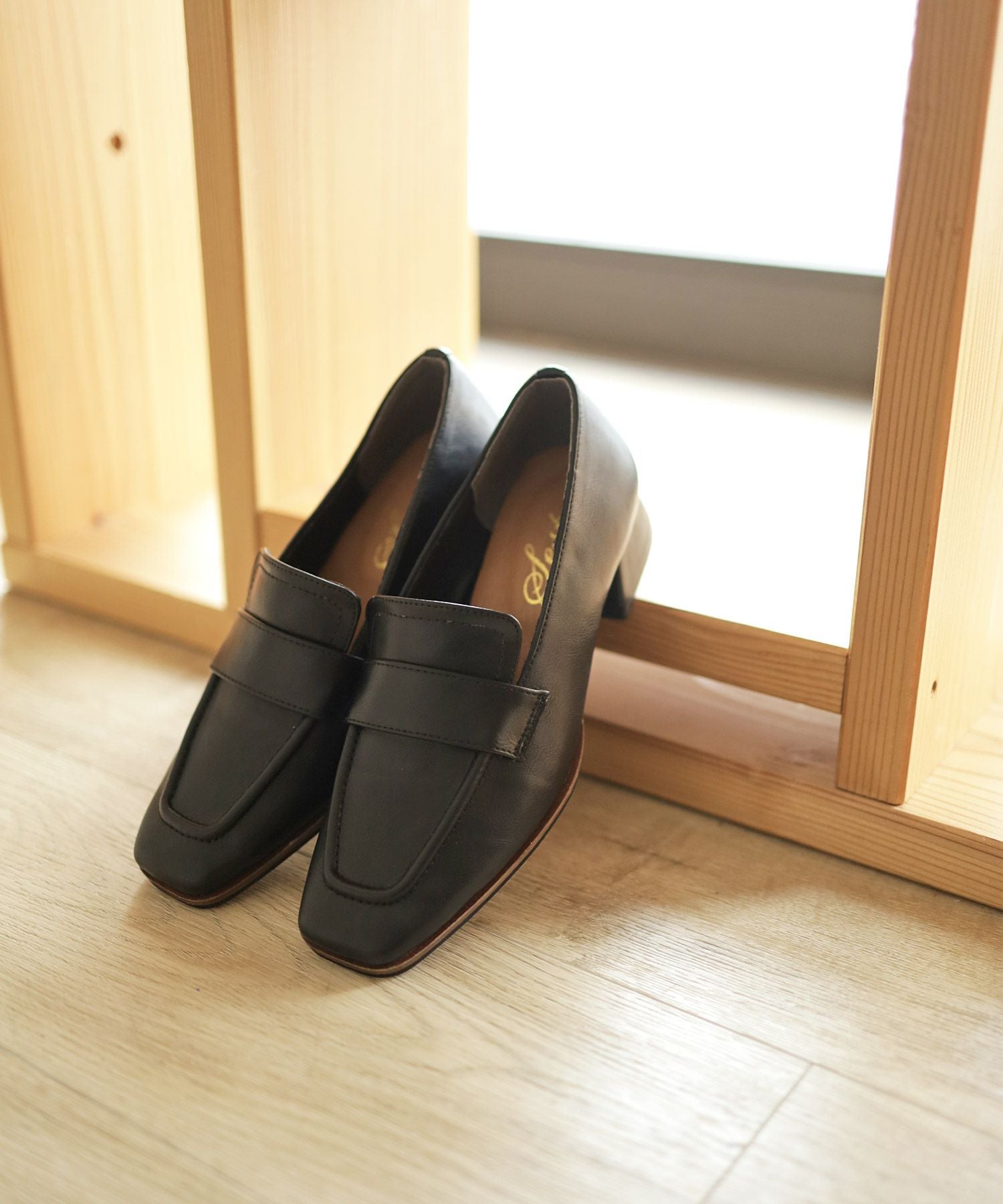 スリムスクエアローヒールローファーパンプス 一部4月上旬入荷予定