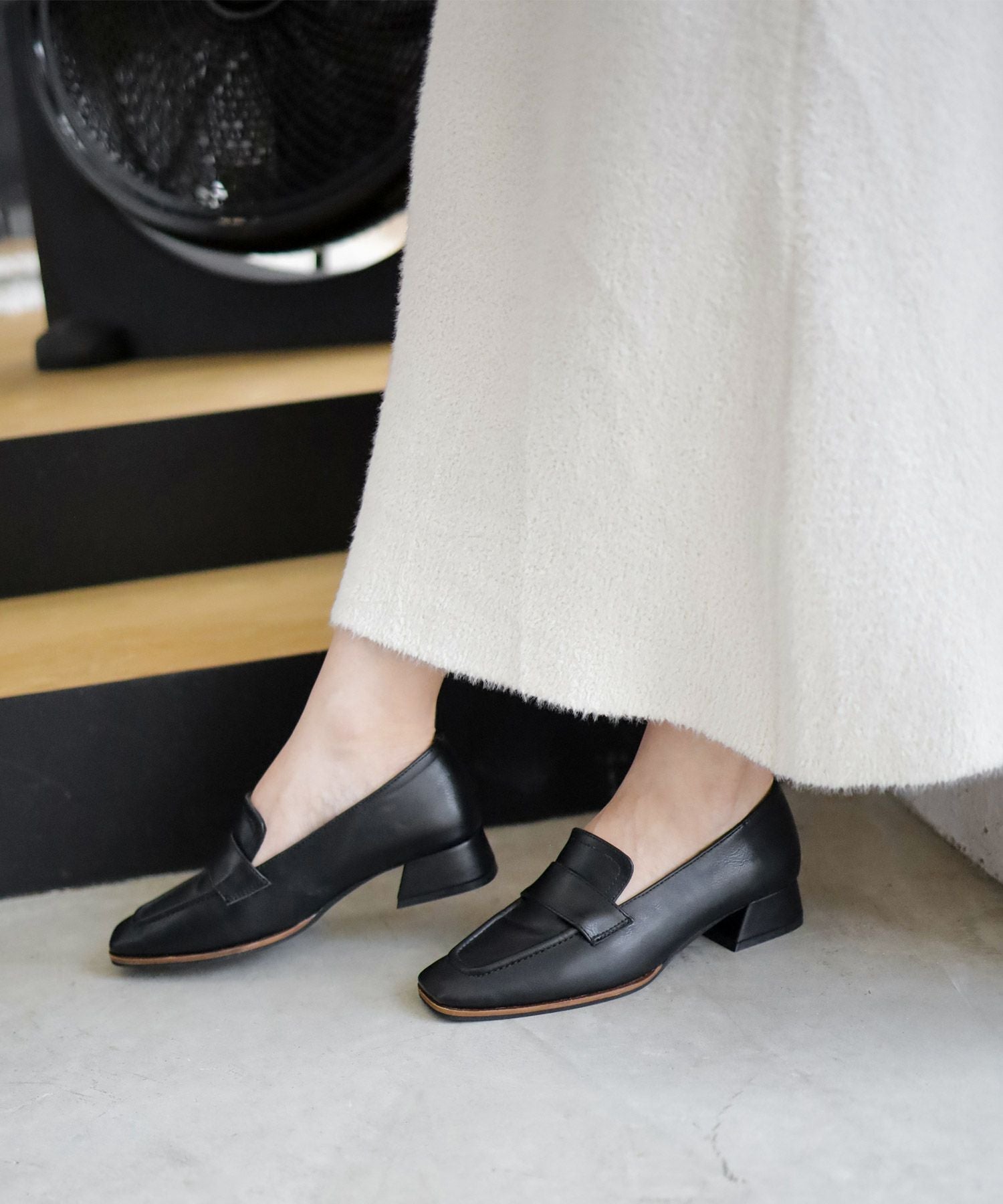 スリムスクエアローヒールローファーパンプス 一部4月上旬入荷予定