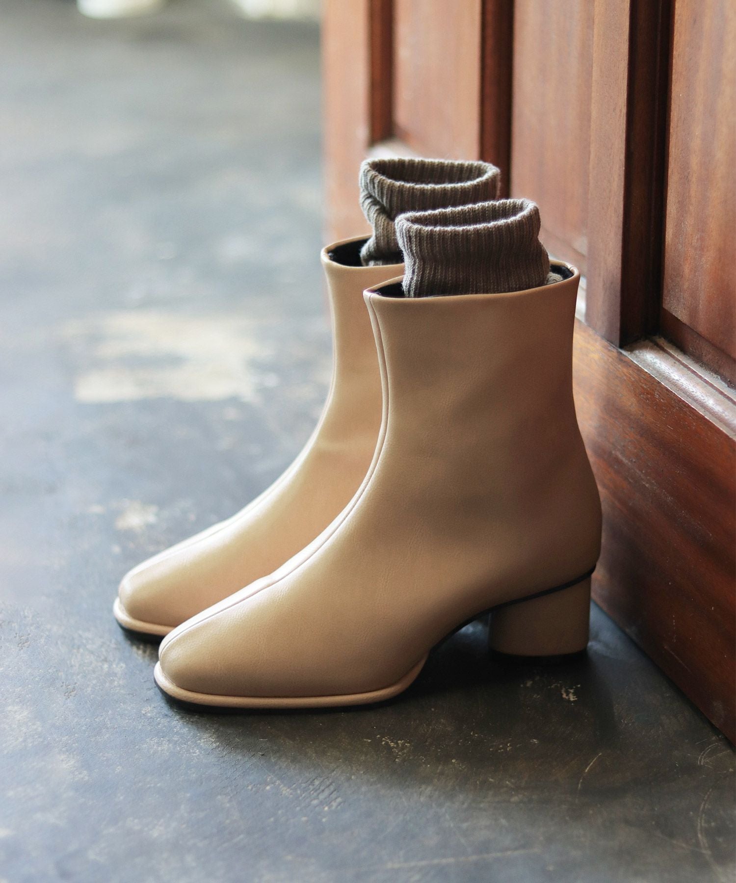 ピース巻きデザインスクエアトゥショートブーツ△返品交換不可 | SESTO