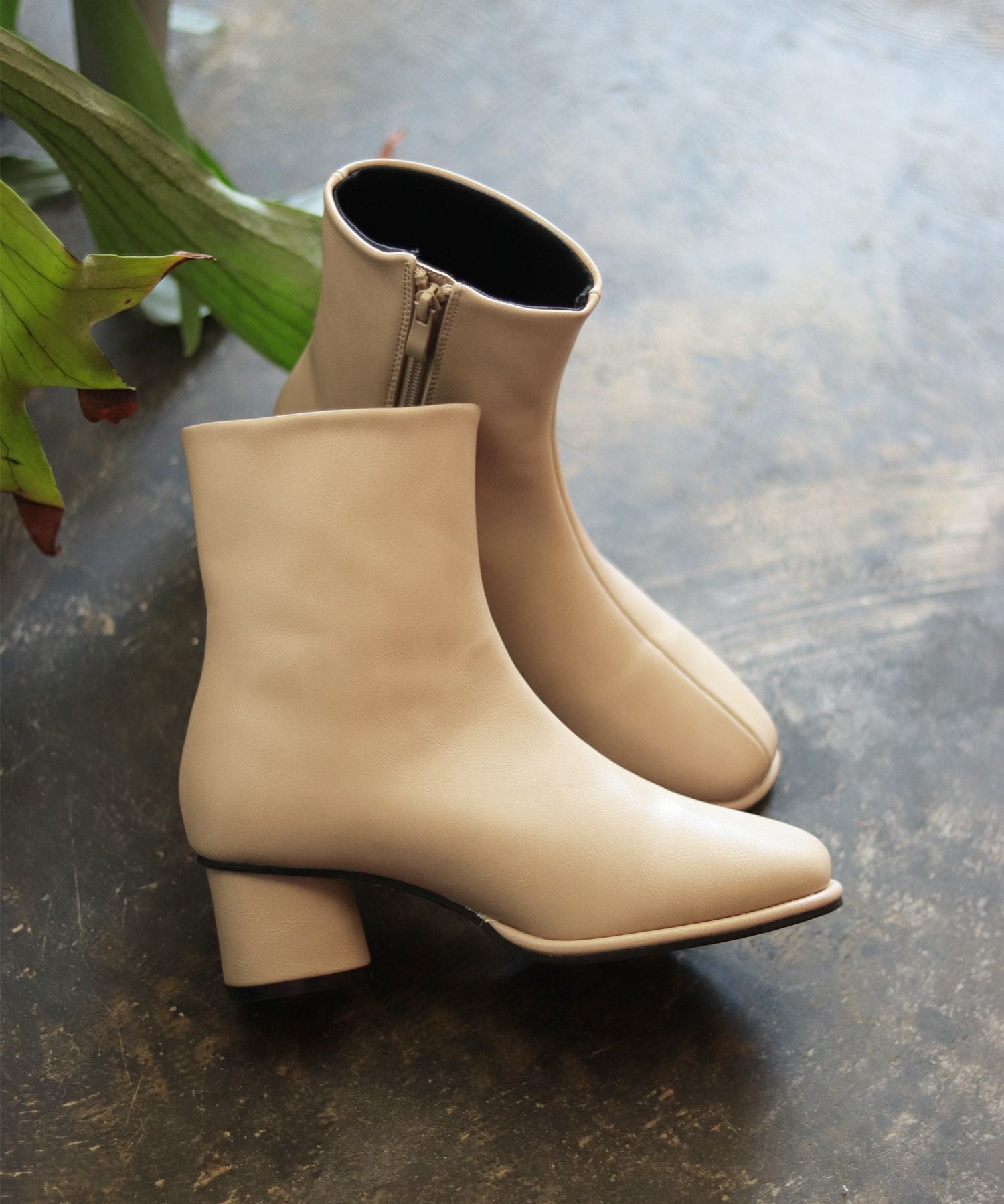 ピース巻きデザインスクエアトゥショートブーツ▲返品交換不可