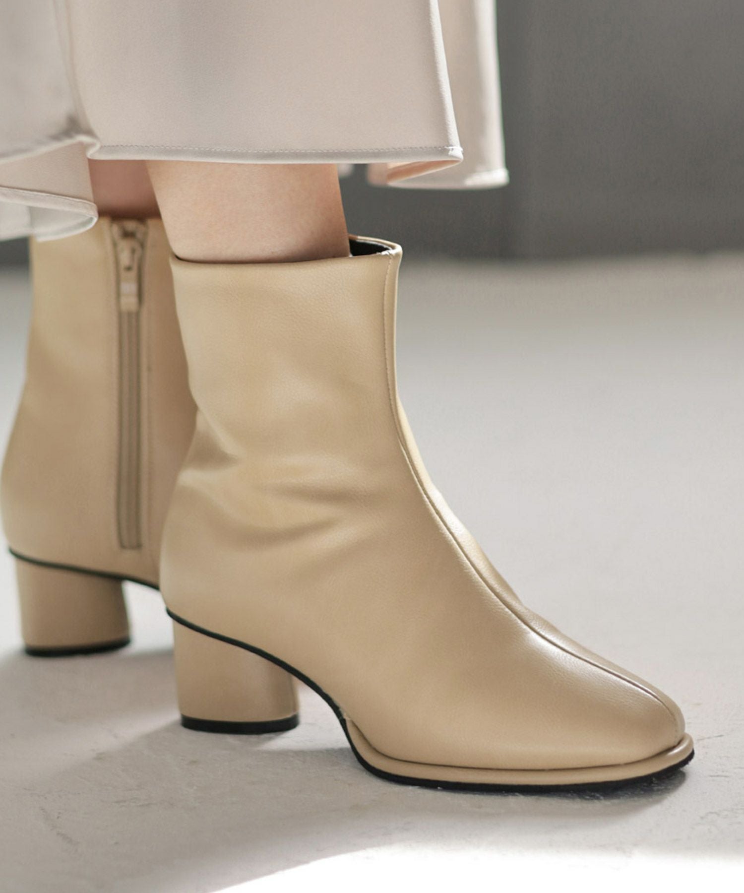 ピース巻きデザインスクエアトゥショートブーツ▲返品交換不可