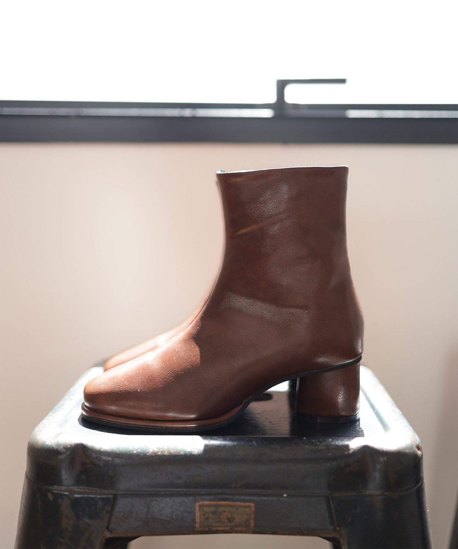 ピース巻きデザインスクエアトゥショートブーツ▲返品交換不可