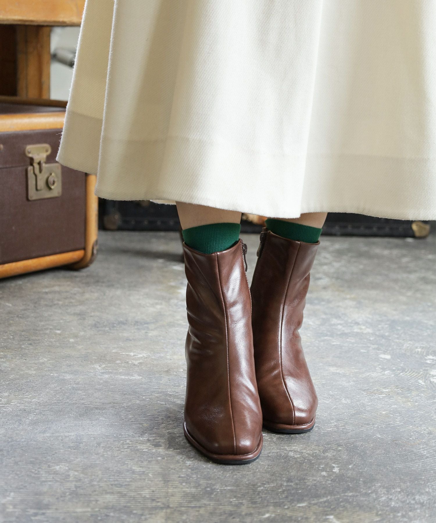 ピース巻きデザインスクエアトゥショートブーツ▲返品交換不可