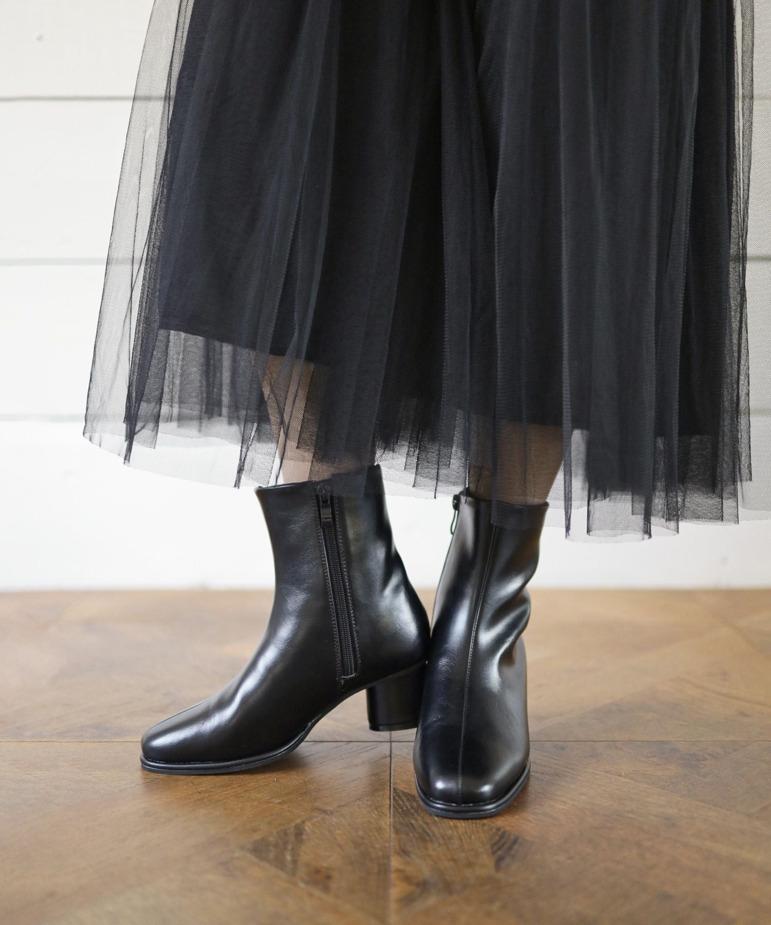 ピース巻きデザインスクエアトゥショートブーツ▲返品交換不可