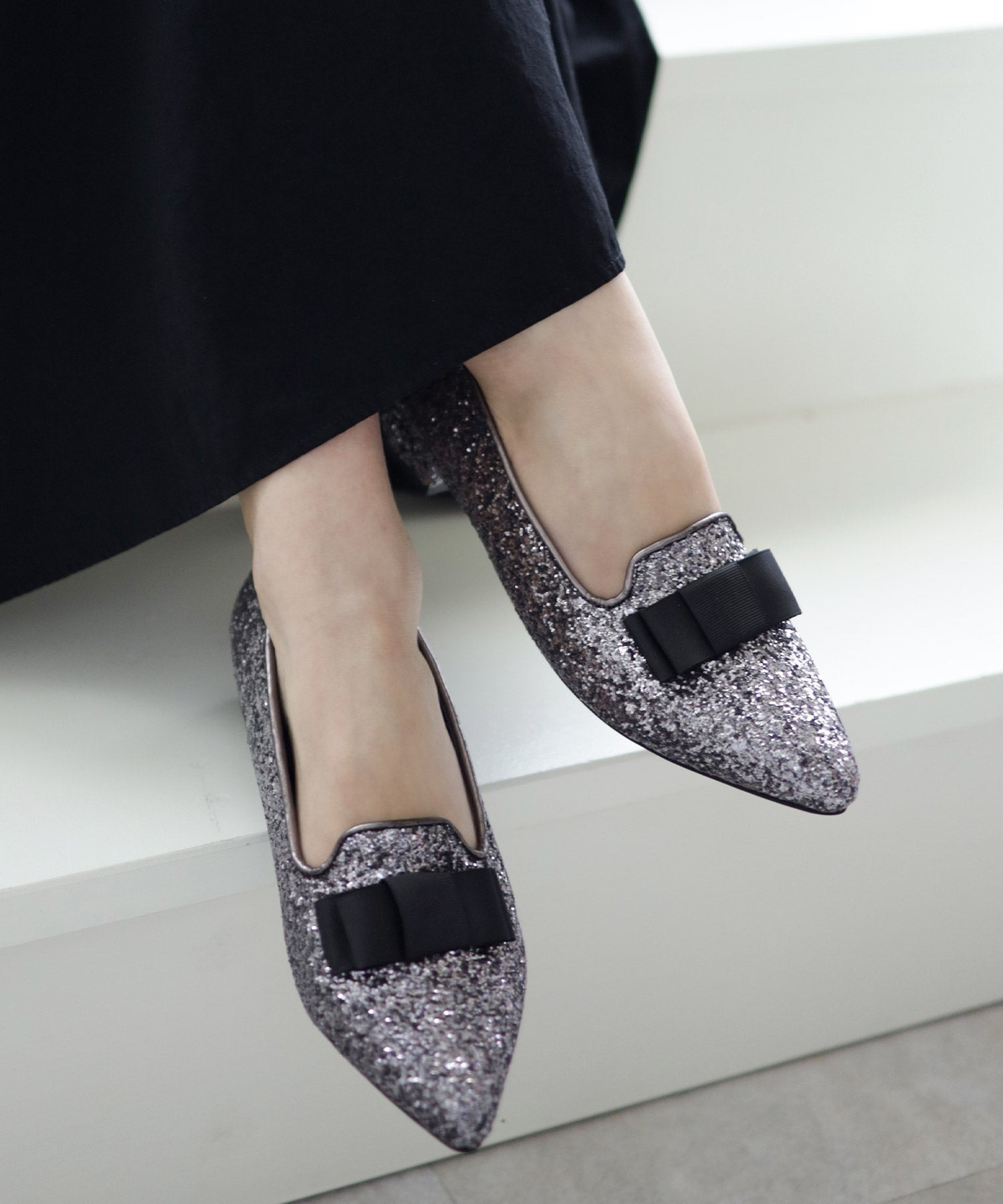 ポインテッドトゥローヒールリボンローファーパンプス 一部4月上旬入荷予定