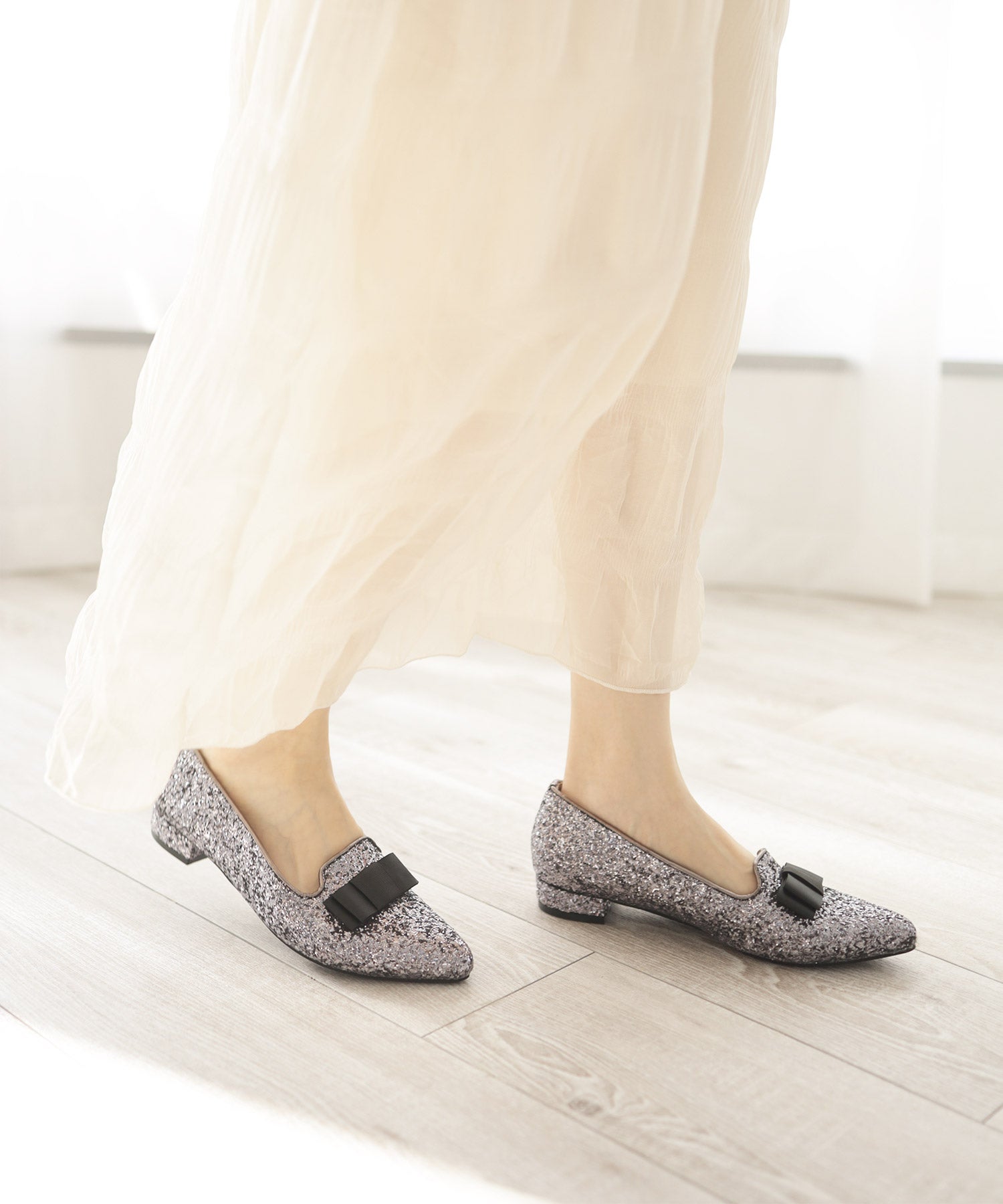 ポインテッドトゥローヒールリボンローファーパンプス 一部4月上旬入荷予定