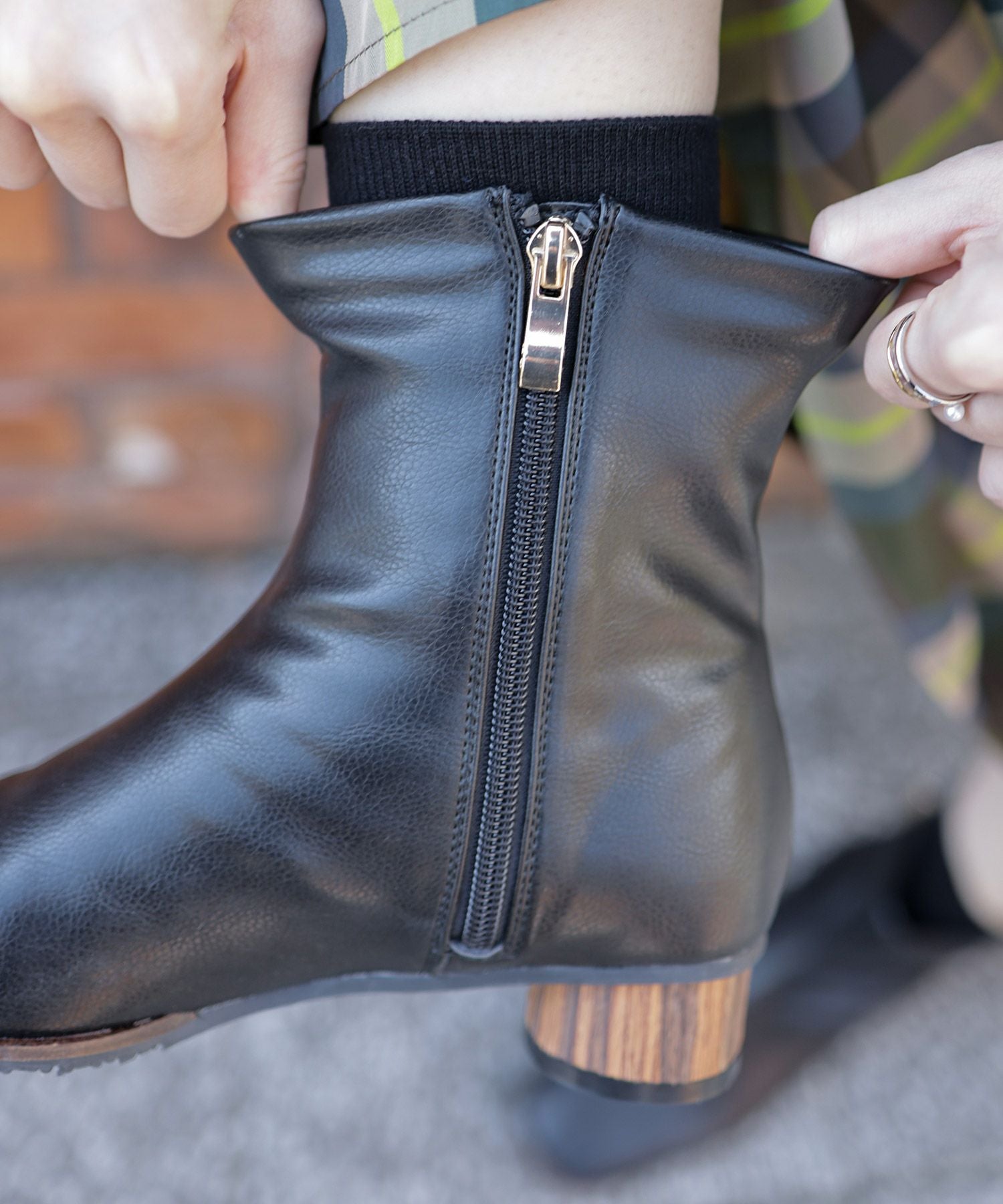 ウッドローヒールショートブーツ▲返品不可