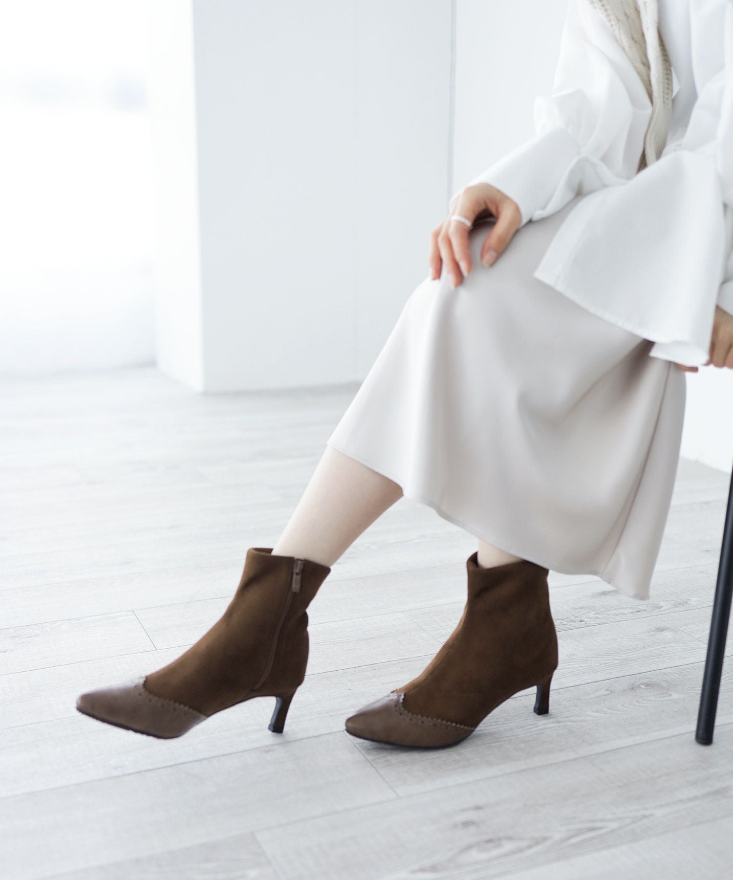 ウイングチップストレッチストレートヒールショートブーツ▲返品交換不可