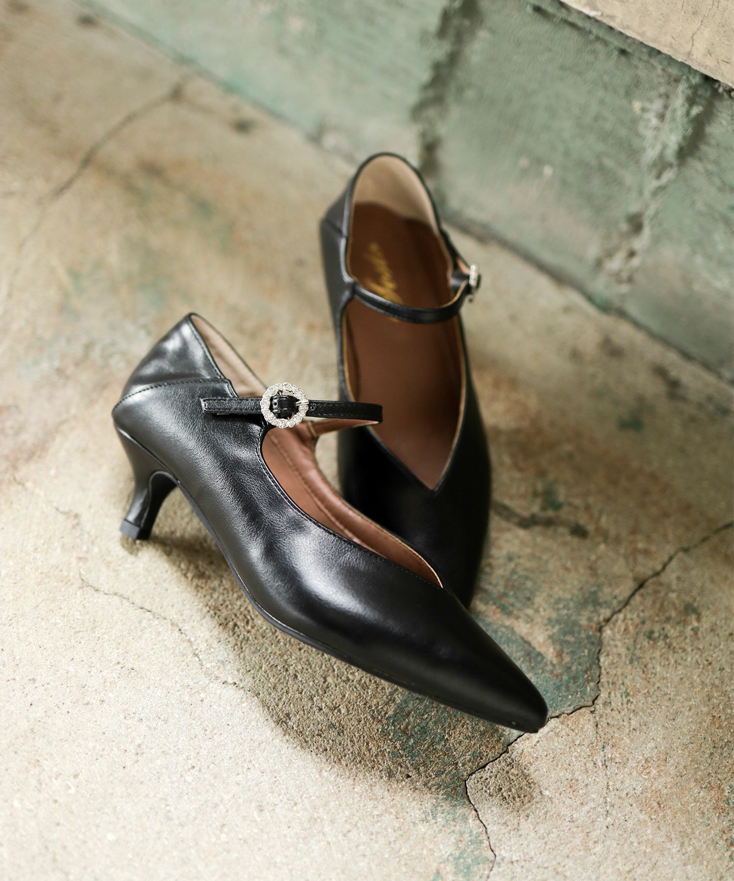 かかとが踏める2Way！ビジューバックルポインテッドトゥキトゥンヒールパンプス 一部4月中旬入荷予定