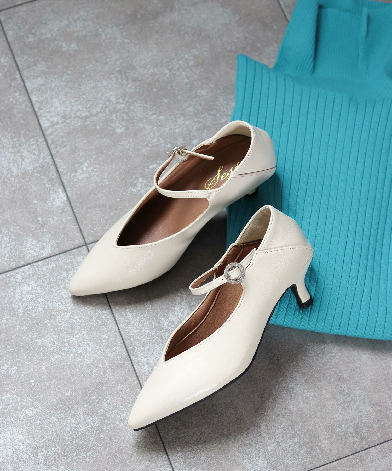 かかとが踏める2Way！ビジューバックルポインテッドトゥキトゥンヒールパンプス 一部4月中旬入荷予定