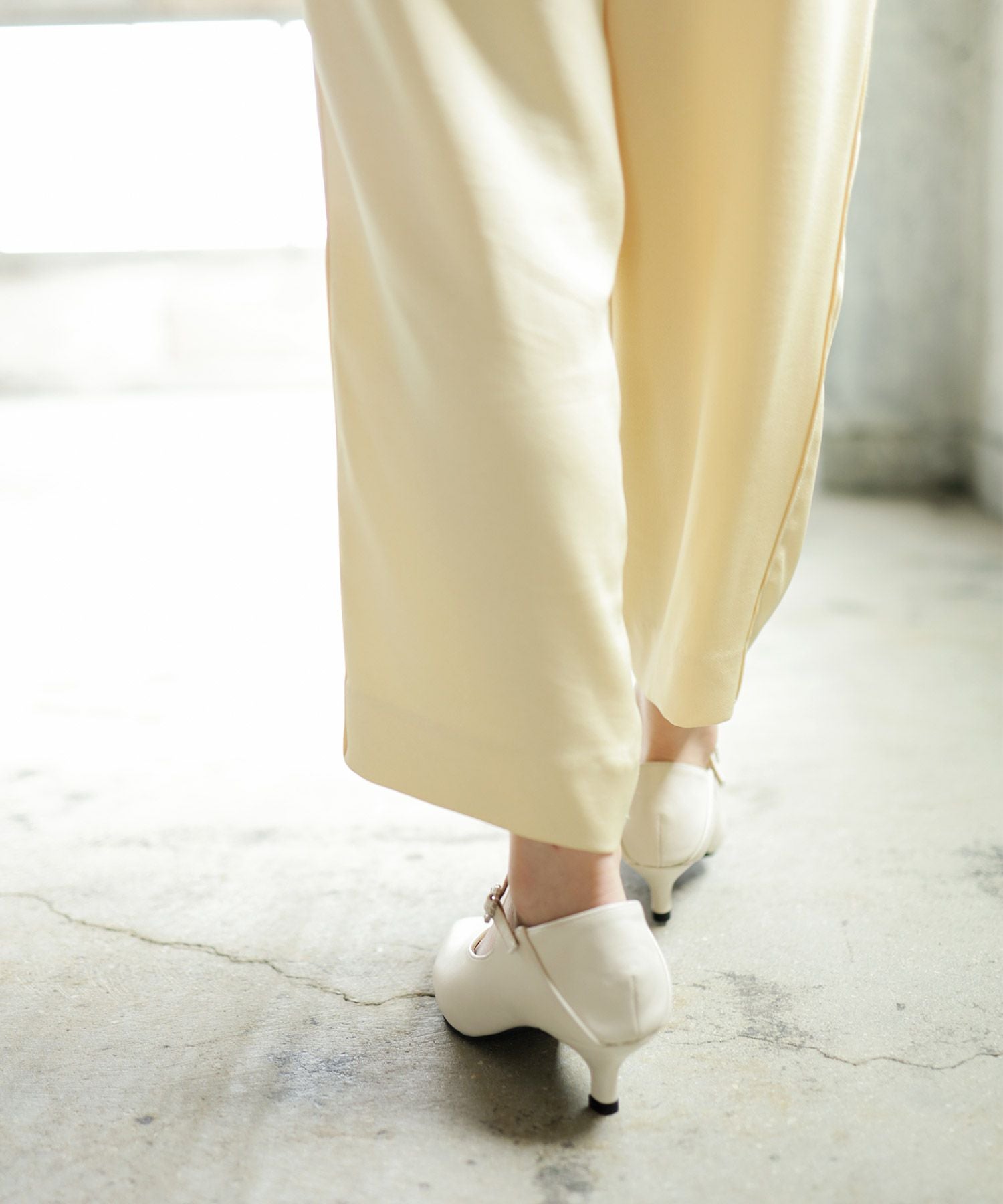 かかとが踏める2Way！ビジューバックルポインテッドトゥキトゥンヒールパンプス 一部4月中旬入荷予定