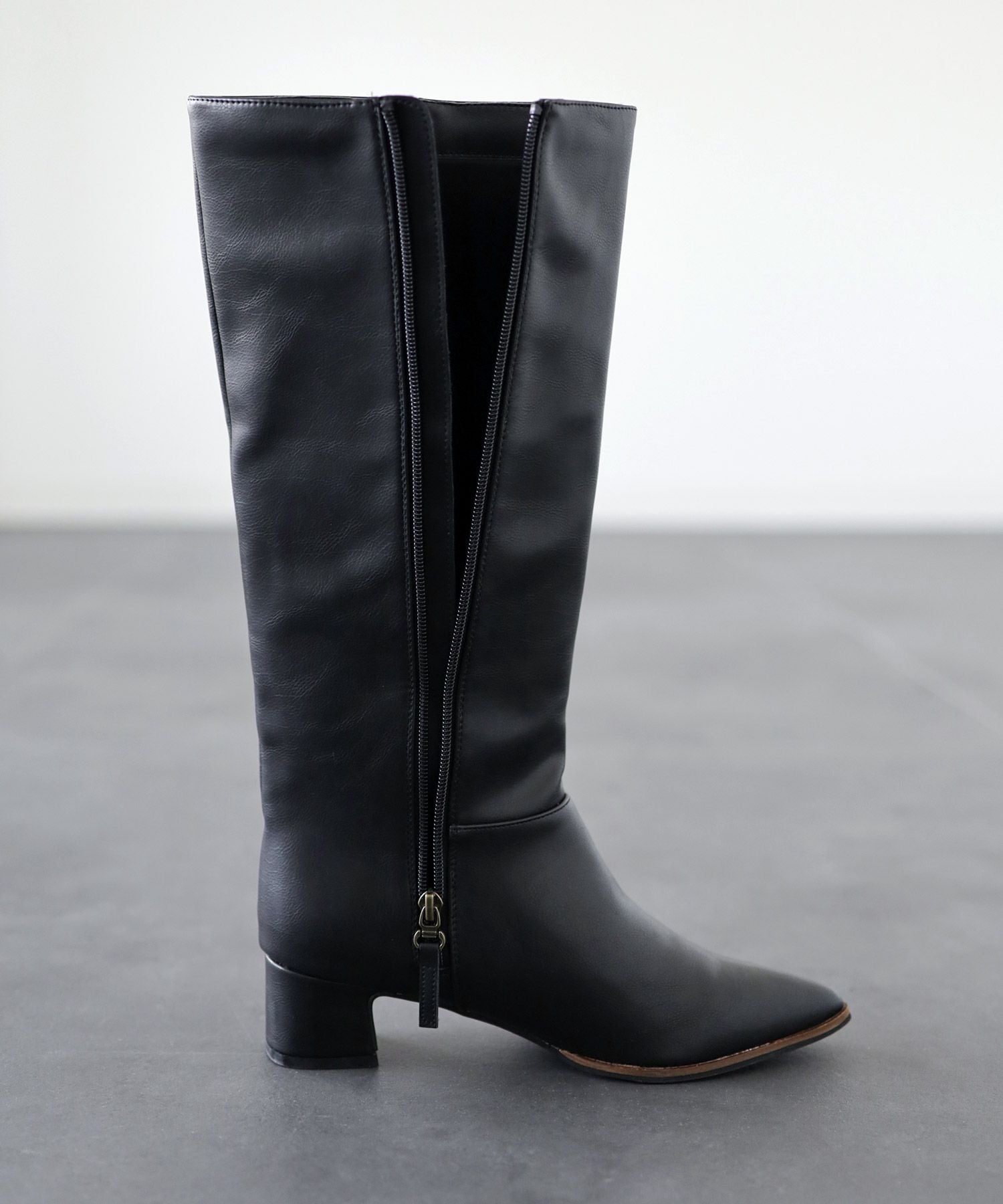 ポインテッドトゥストレートロングブーツ