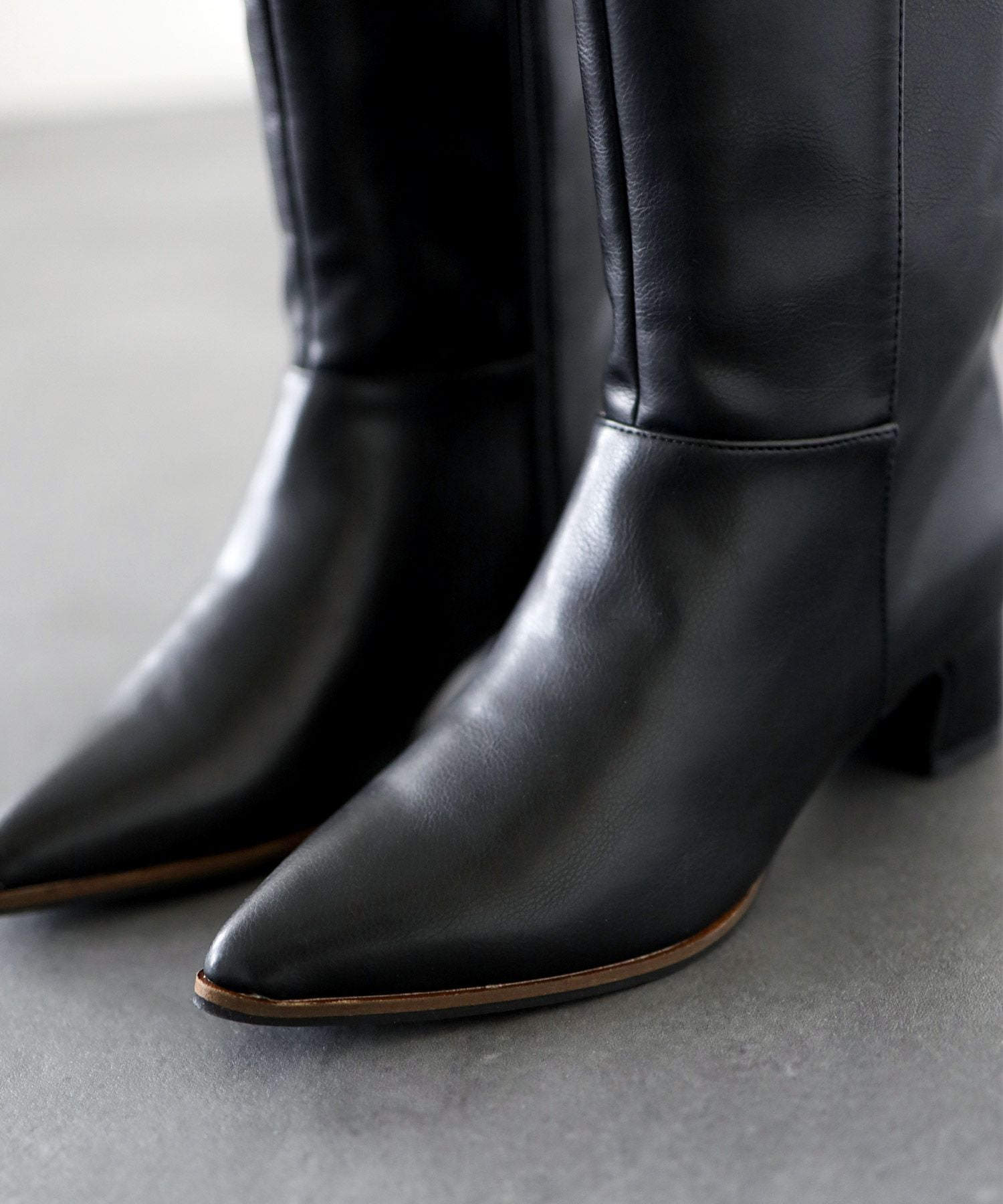 最終S✨定価5万＆美品✨et vousエヴー　黒 ロングブーツ ポインテッドトゥ ポインテッドトゥストレートロングブーツ | SESTO(セスト)|レディース