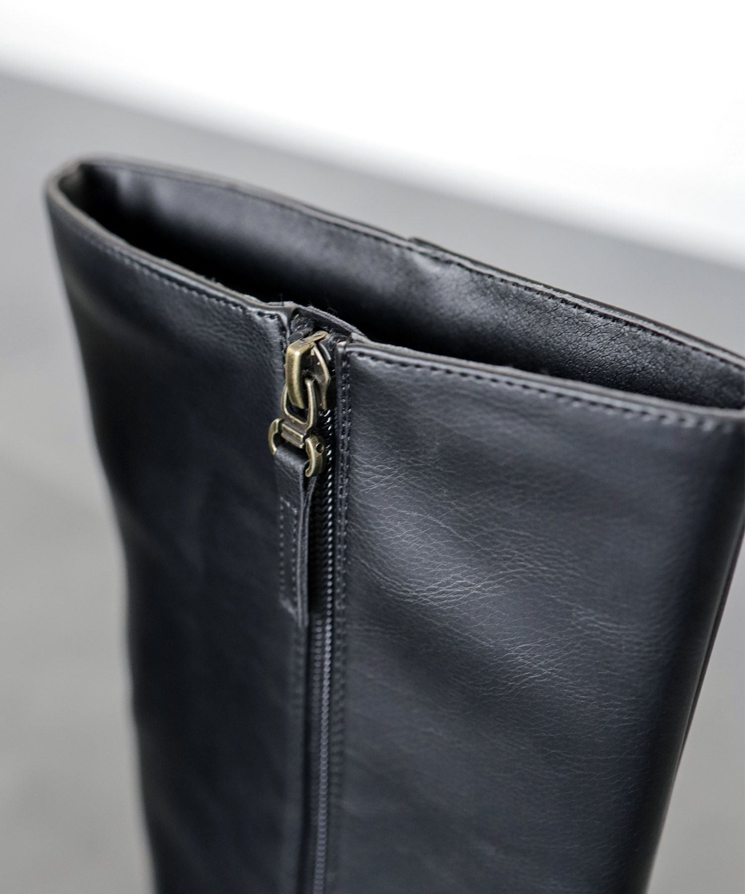 ポインテッドトゥストレートロングブーツ