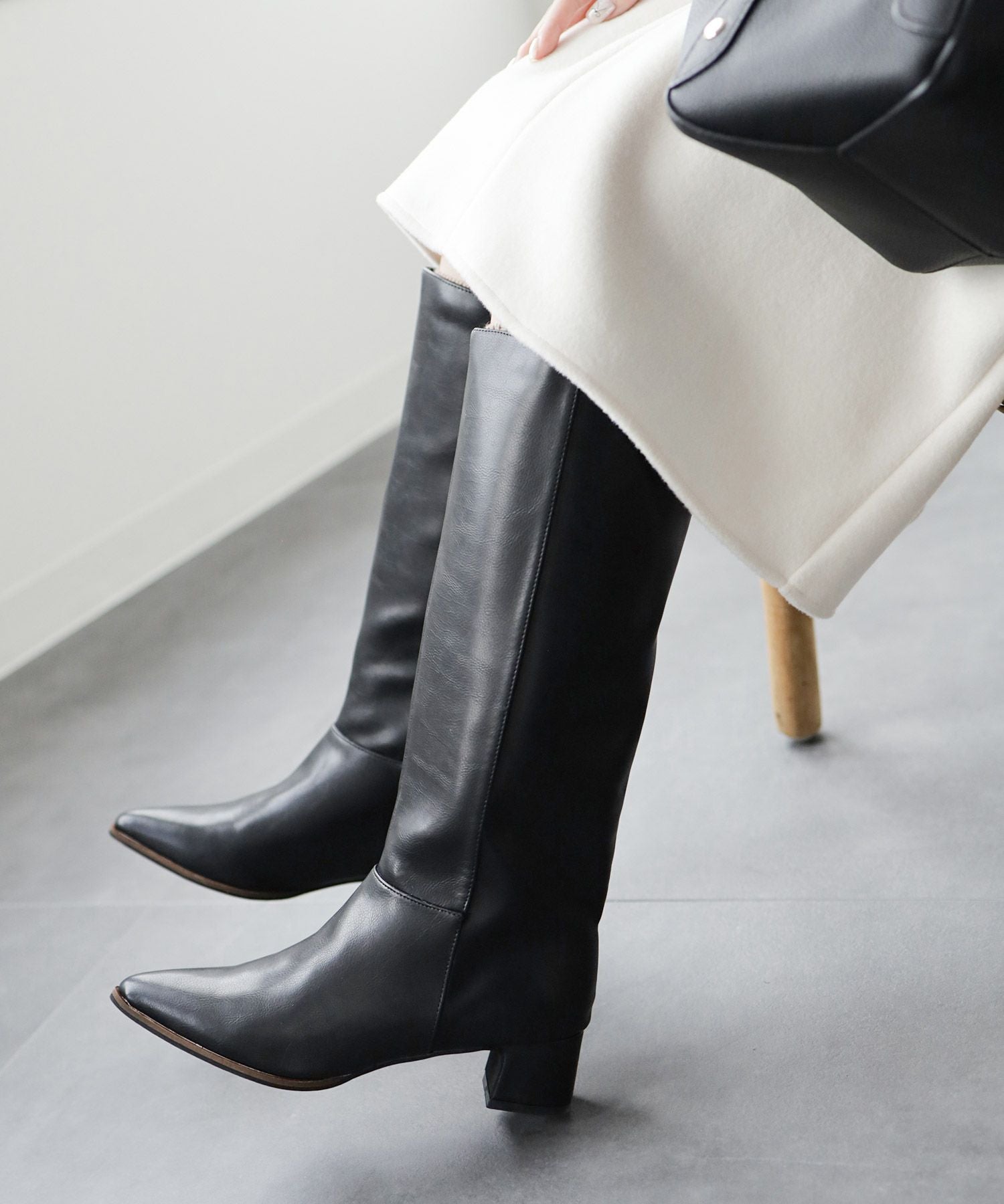 ポインテッドトゥストレートロングブーツ