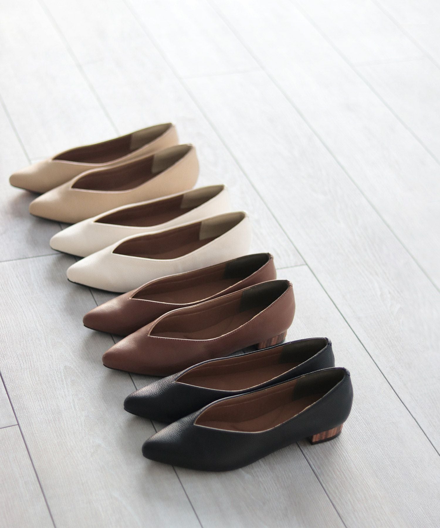 高機能クッションのVカット美脚ウッドヒールパンプス▲返品交換不可