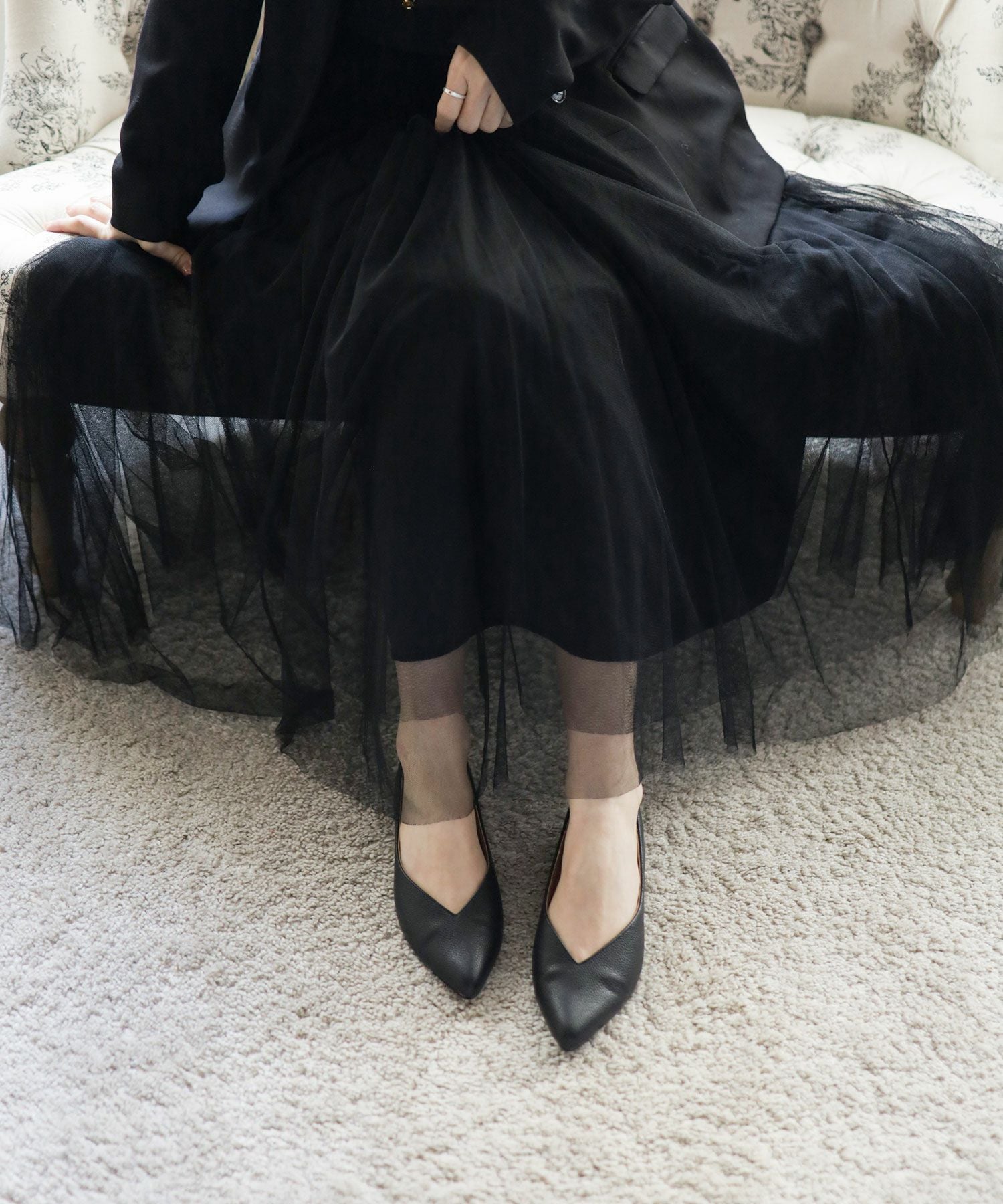 高機能クッションのVカット美脚ウッドヒールパンプス▲返品交換不可