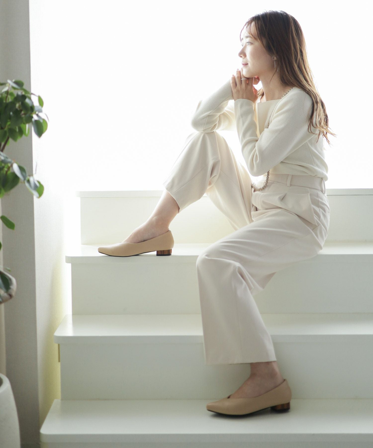 高機能クッションのVカット美脚ウッドヒールパンプス▲返品交換不可