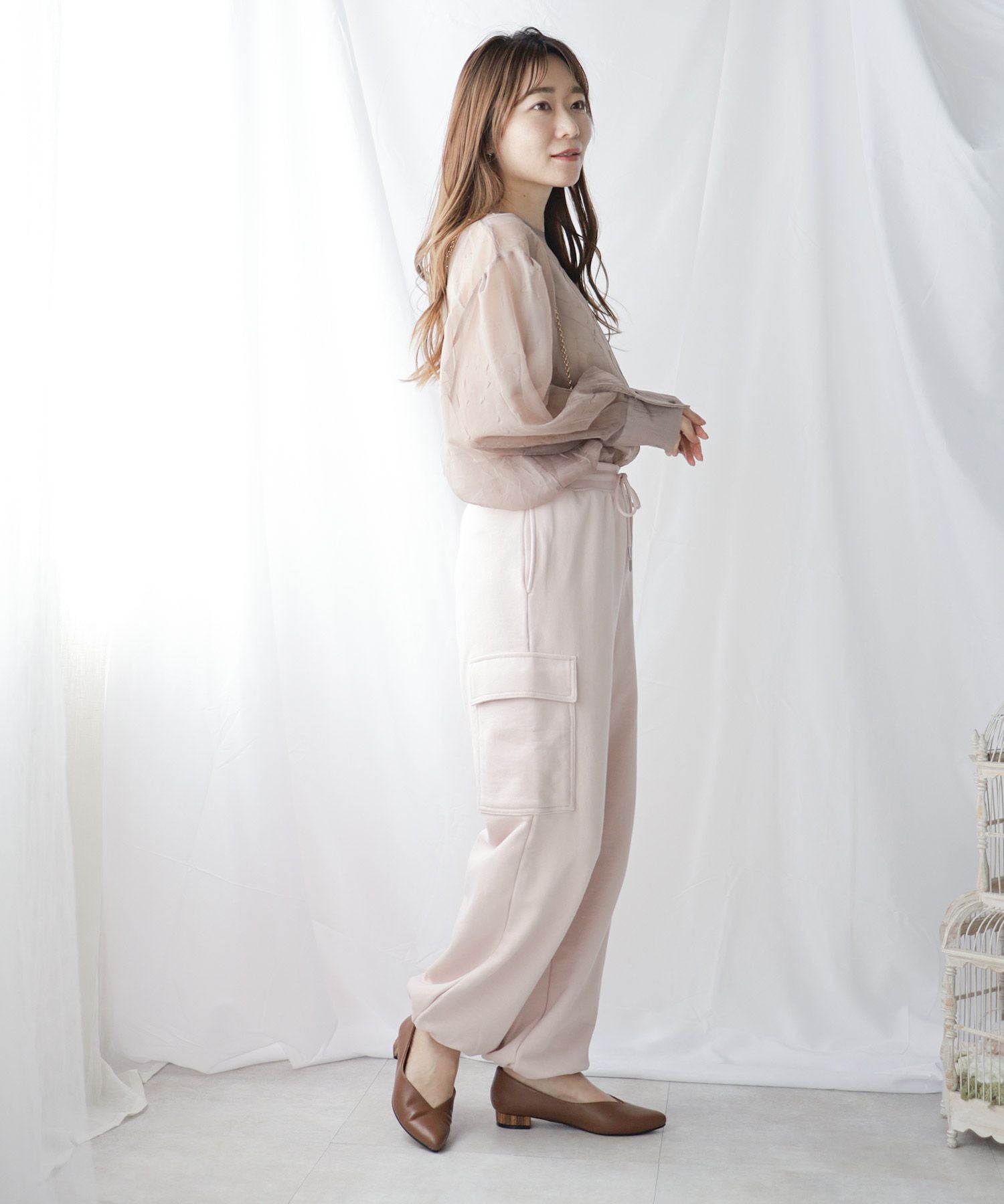 高機能クッションのVカット美脚ウッドヒールパンプス▲返品交換不可