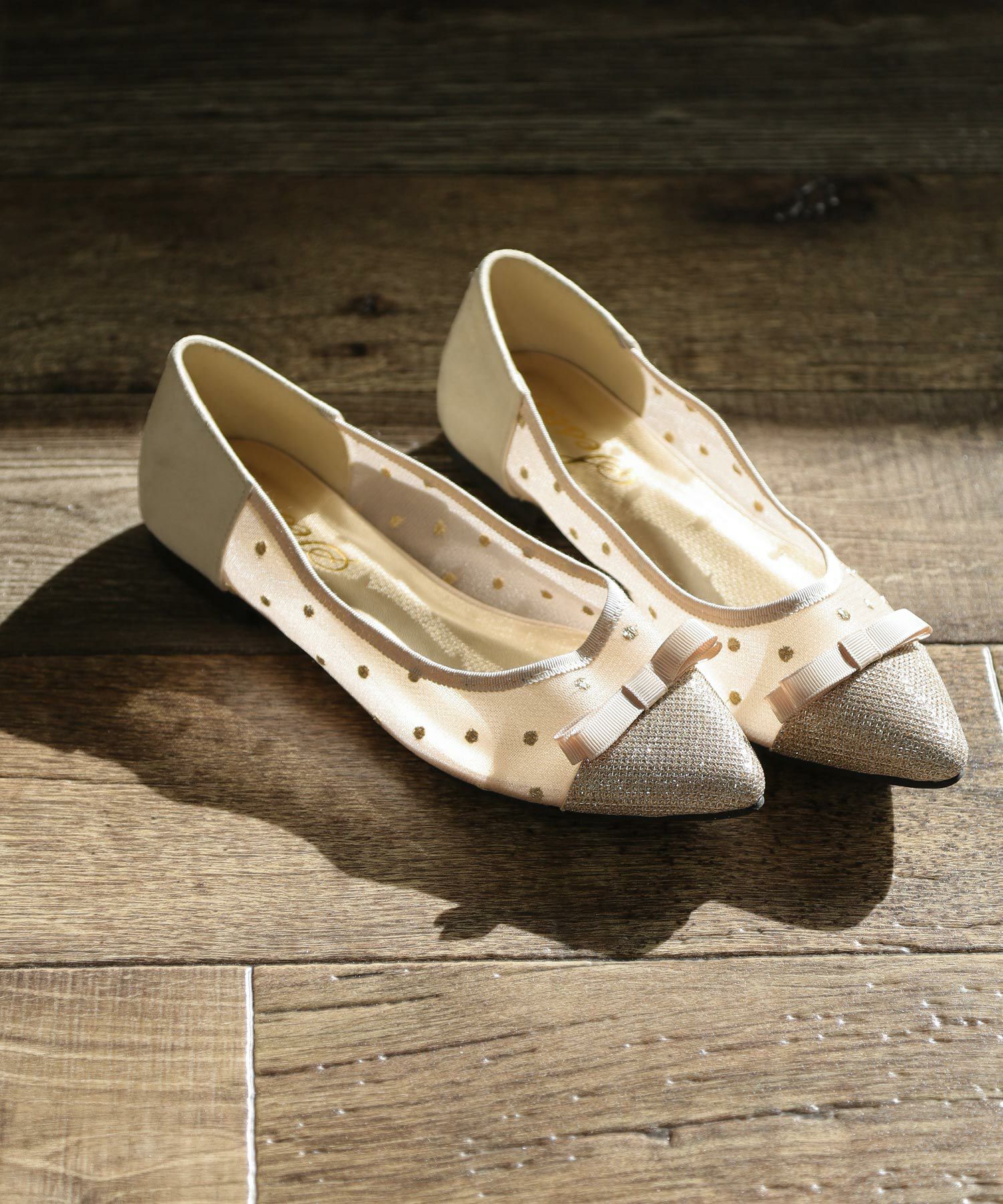 シースルードットのポイテッドトゥフラットパンプス