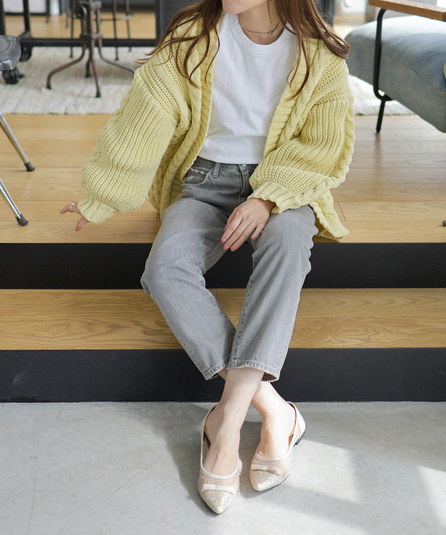 シースルードットのポイテッドトゥフラットパンプス