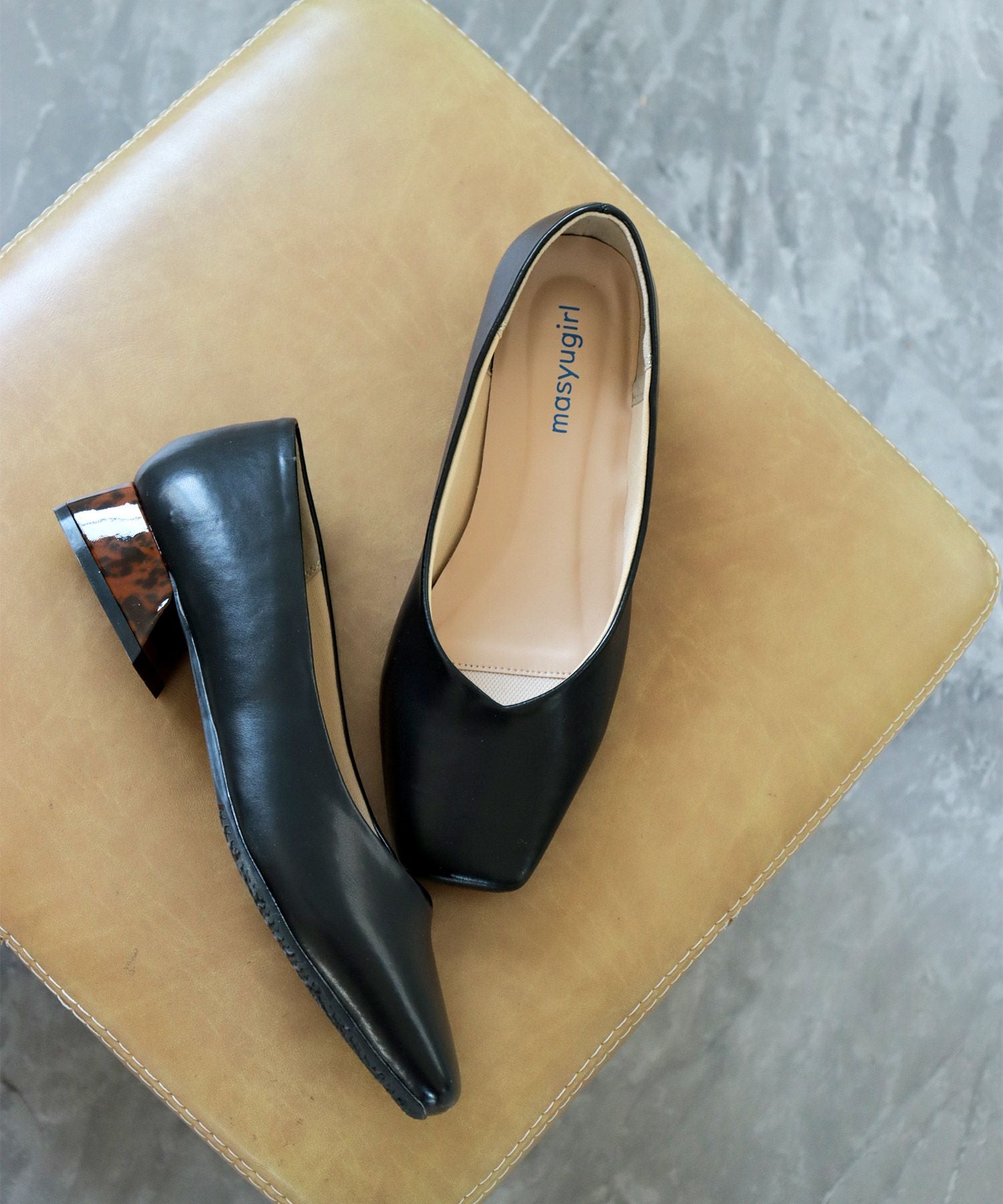 【4E幅広・大きいサイズ】【晴雨兼用】スクエアトゥフレアヒールパンプス